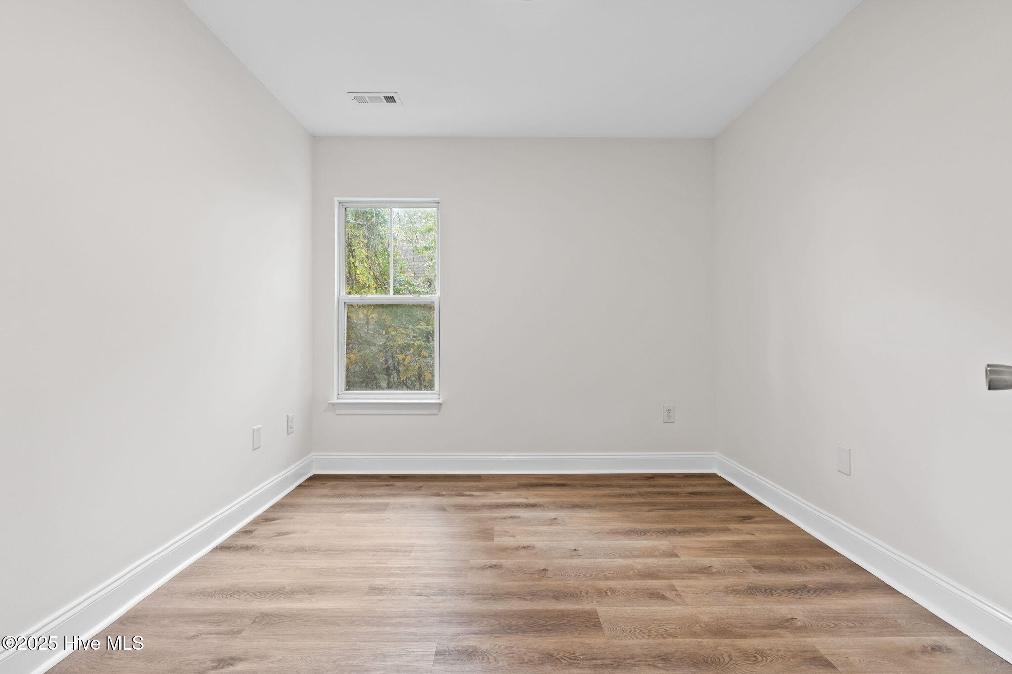 100542432 | Photo 21