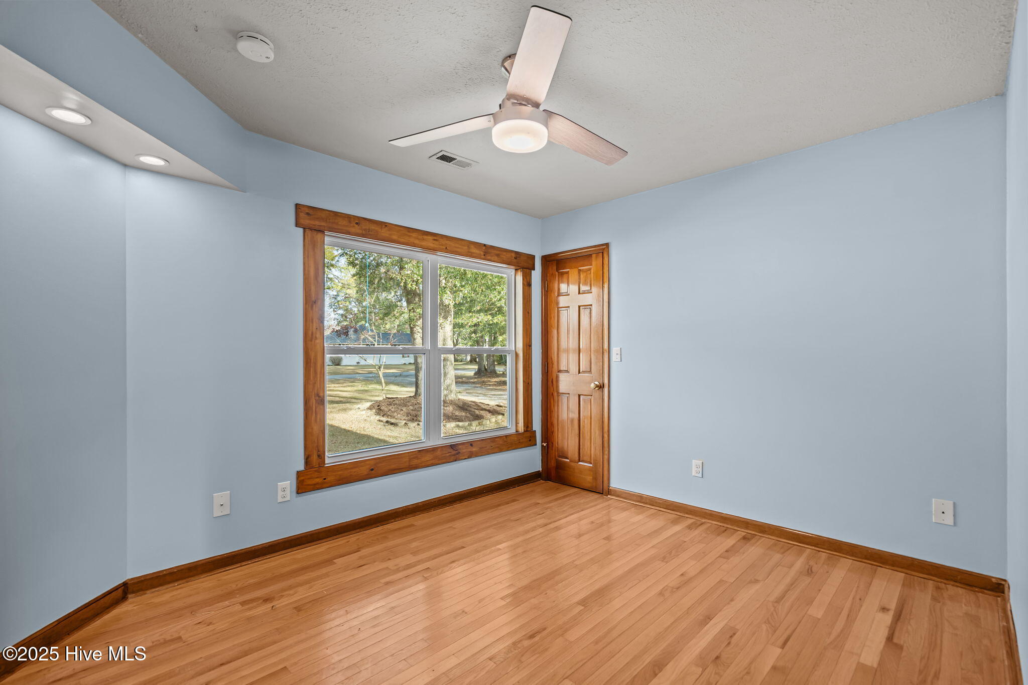 100536455 | Photo 29