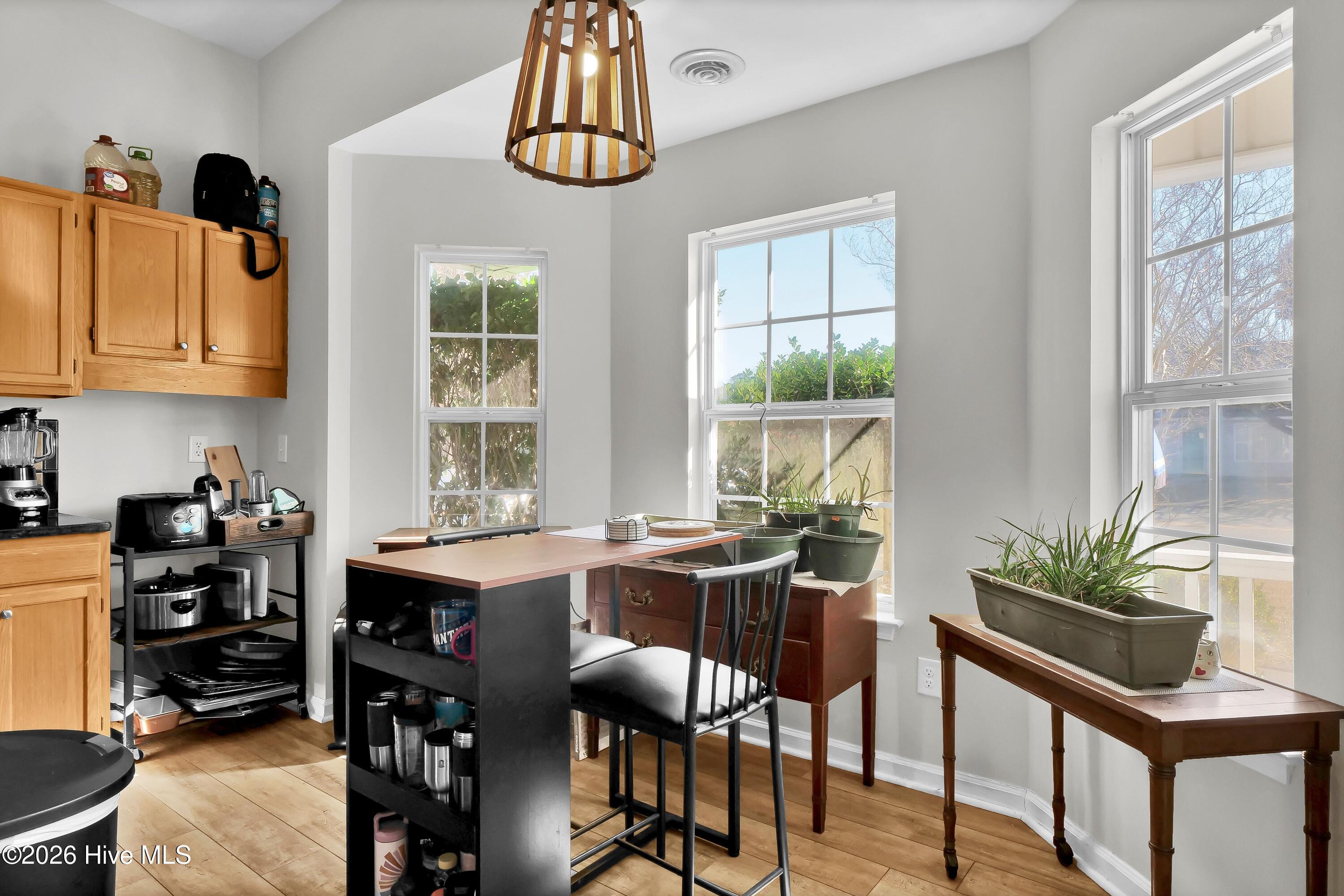 100552082 | Photo 12