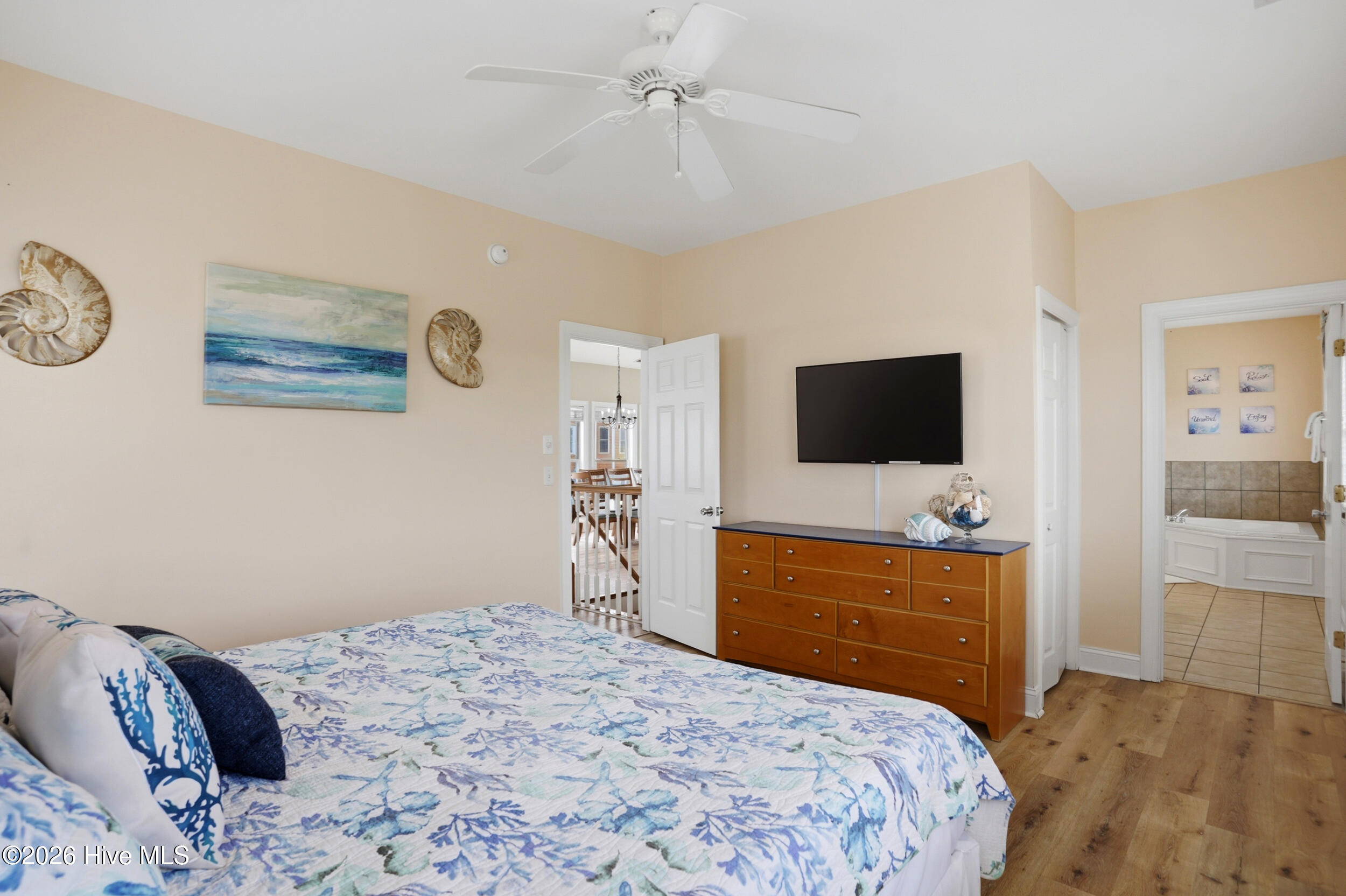 100566063 | Photo 21