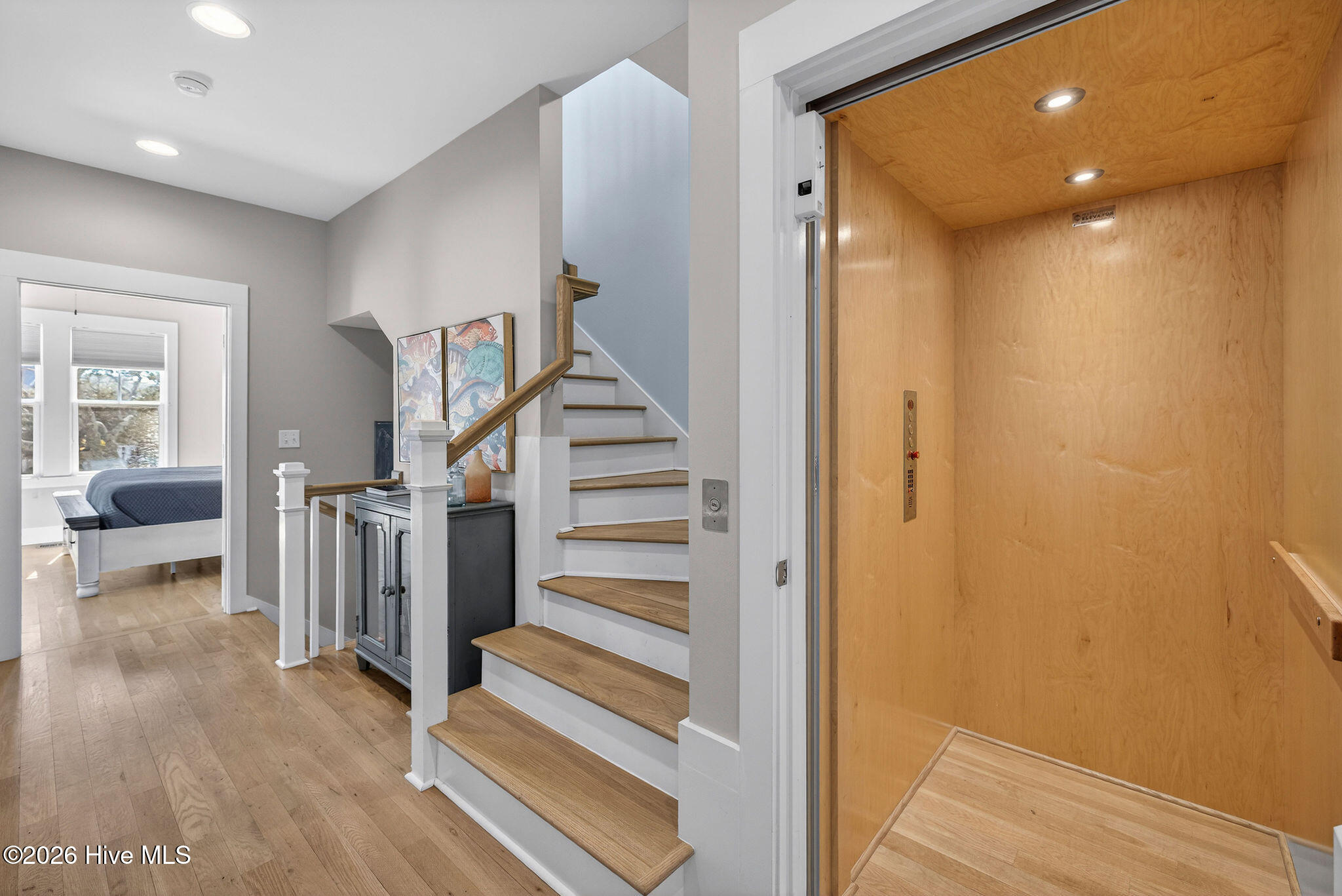 100555163 | Photo 36