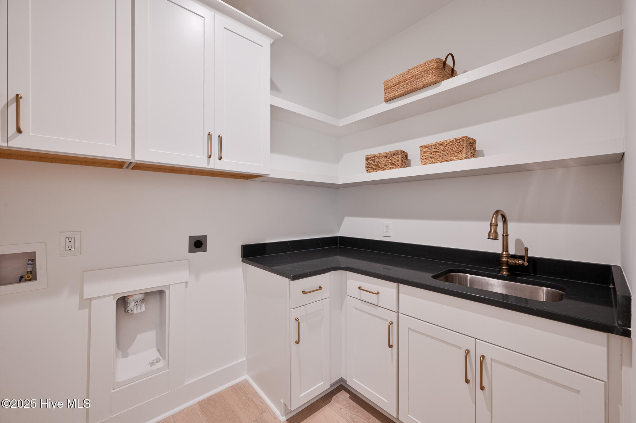 100542265 | Photo 21