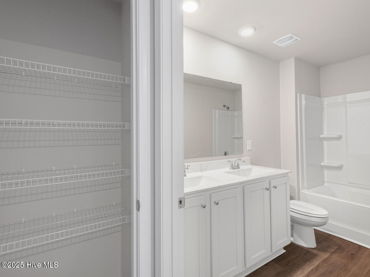 100546634 | Photo 23