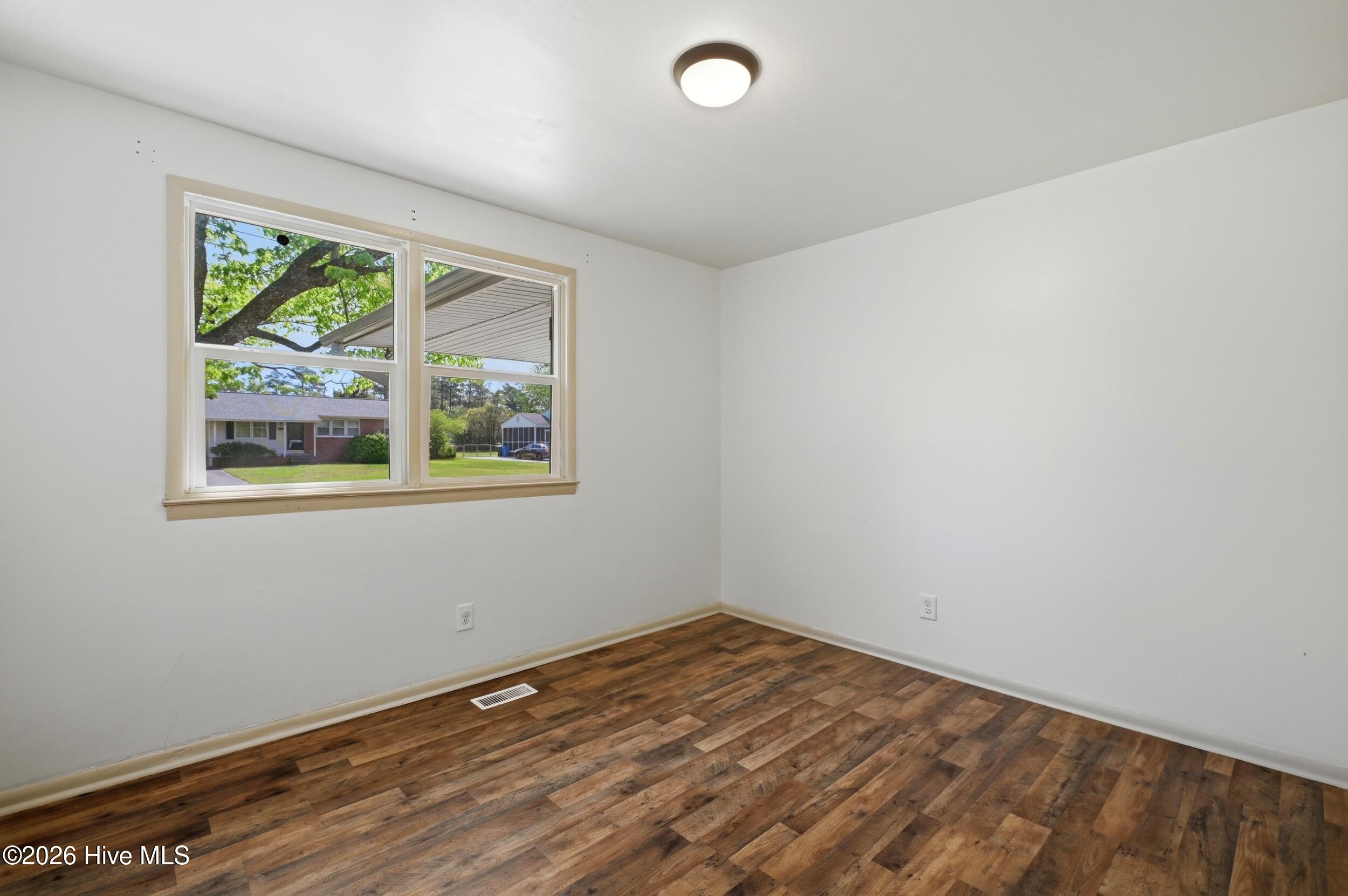 100566125 | Photo 29