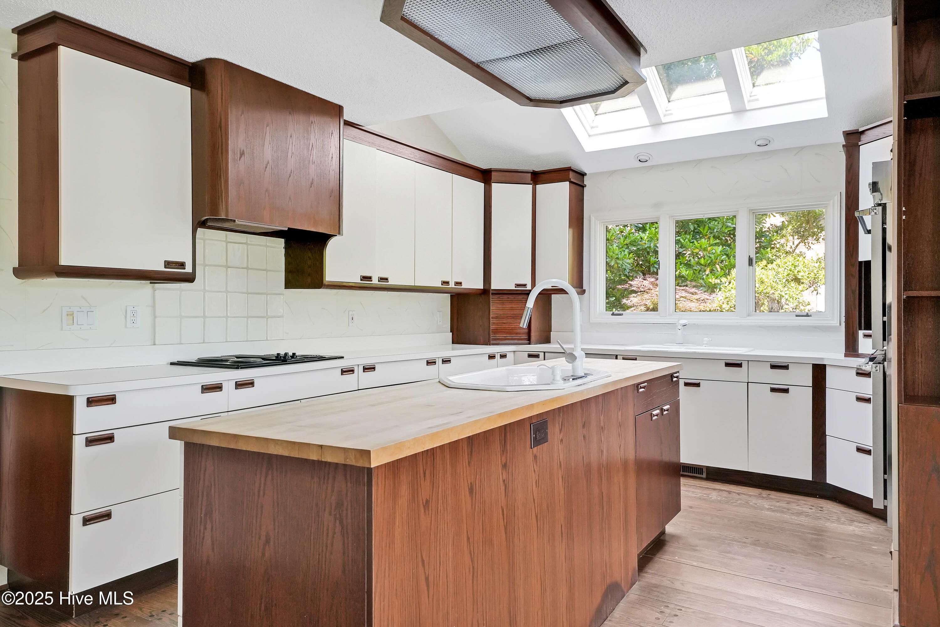 906RobertELeeDrive-14