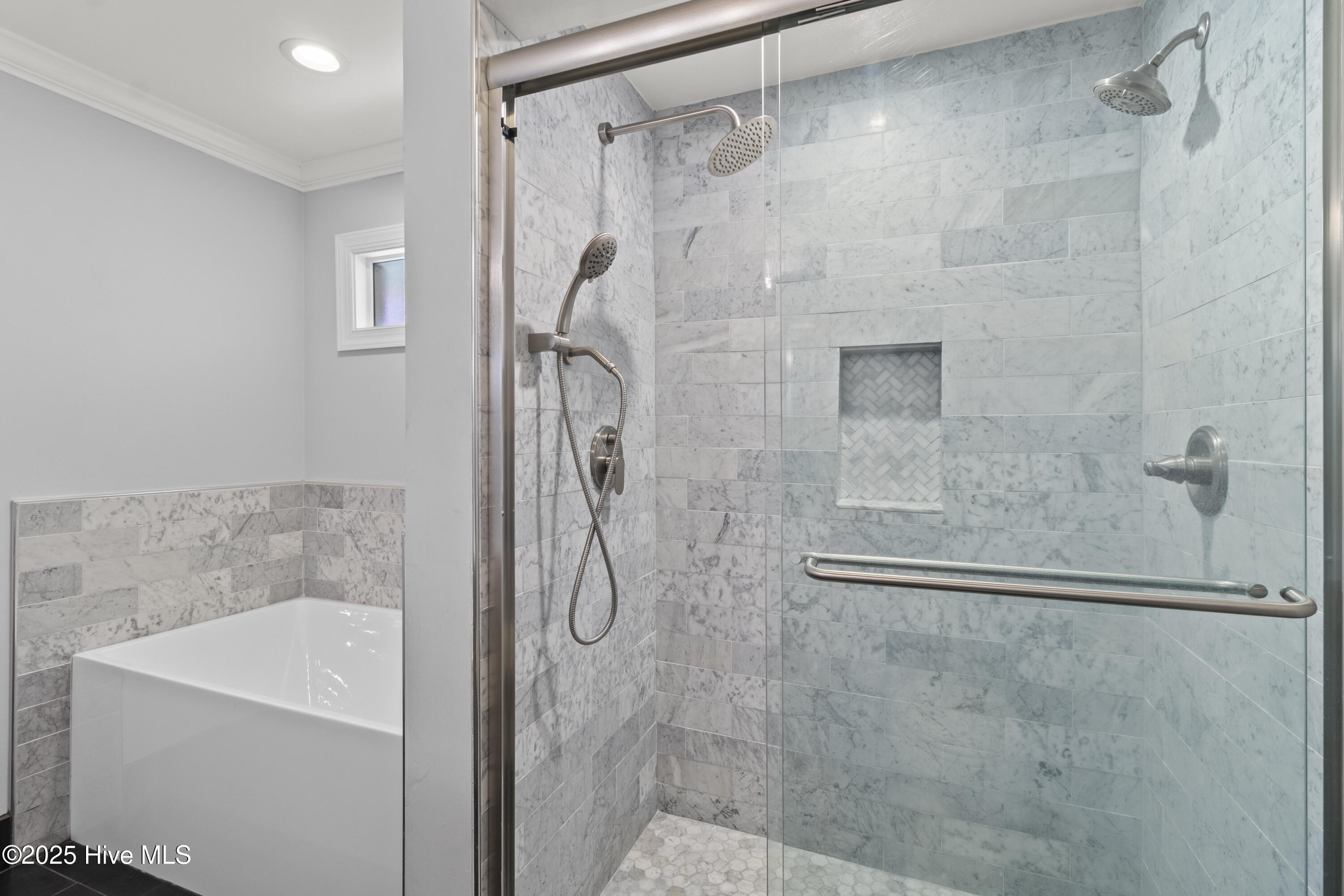 100556358 | Photo 24