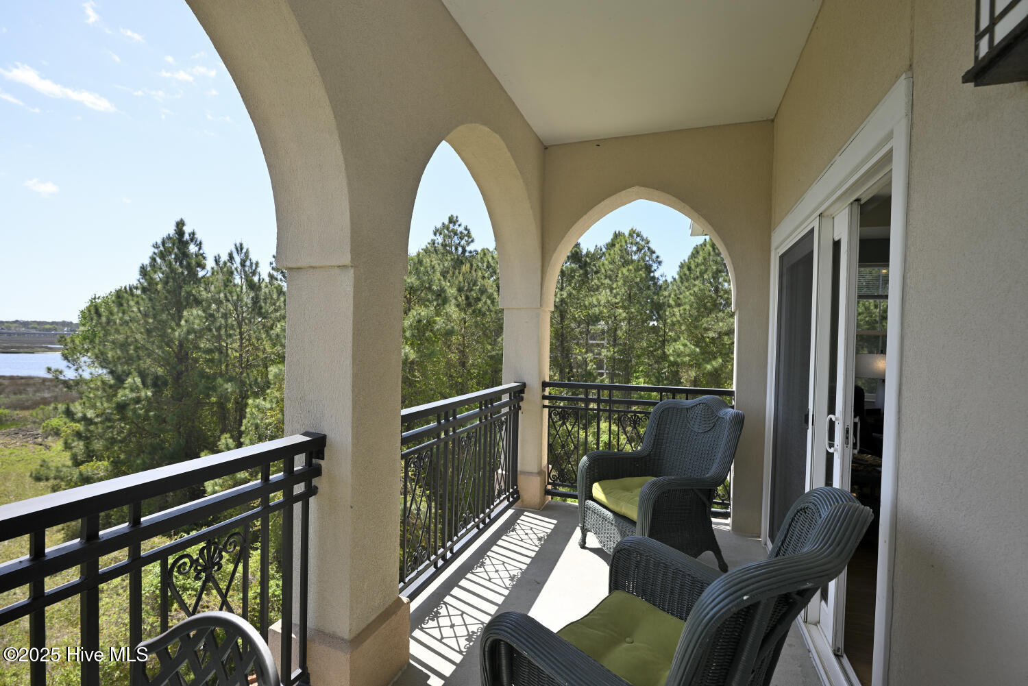 100503609 | Photo 28