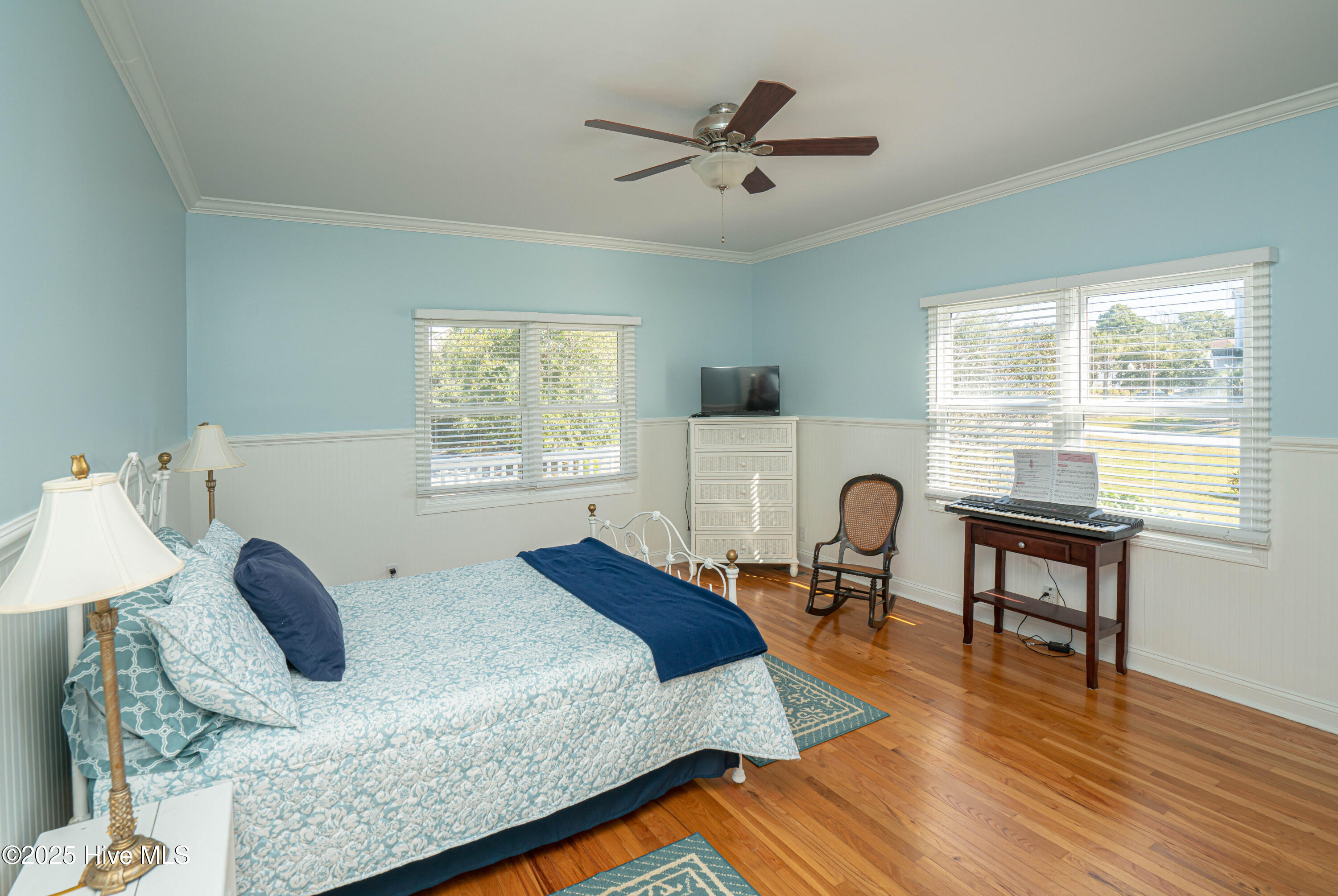 100539099 | Photo 37