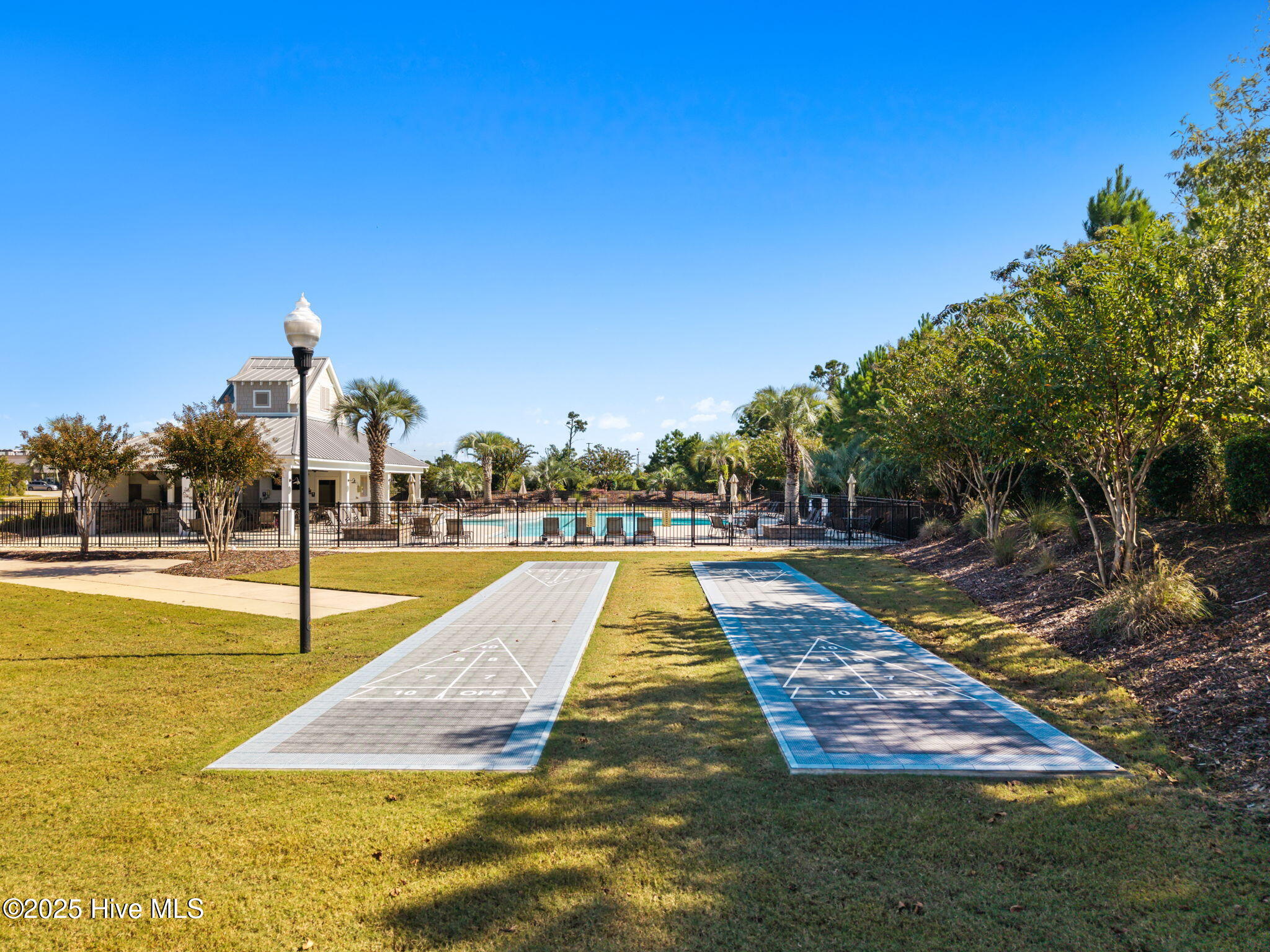 100534484 | Photo 14