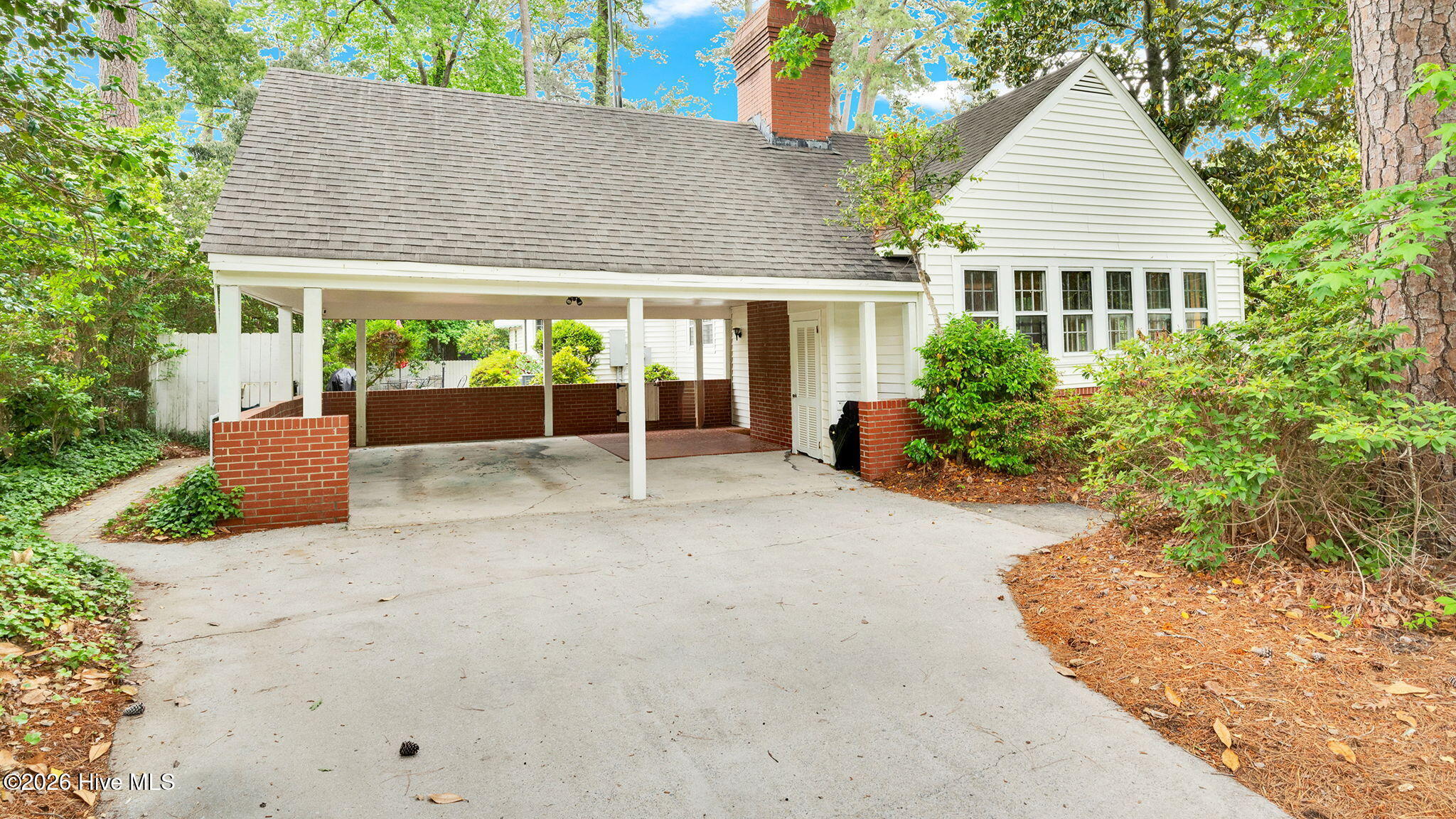 1-web-or-mls-1902 Sherwood Drive-1