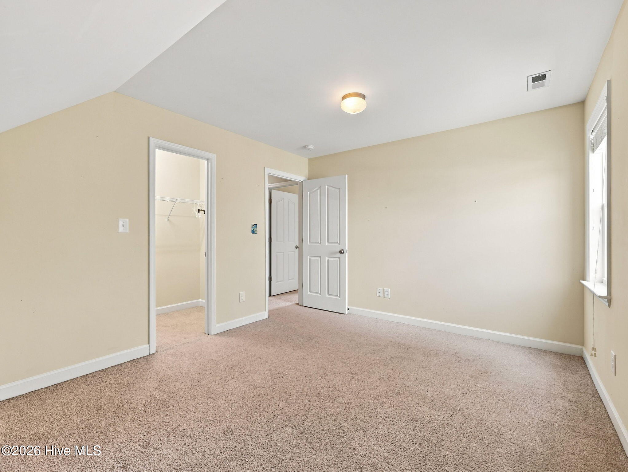 302 Squire Court,Maple Hill