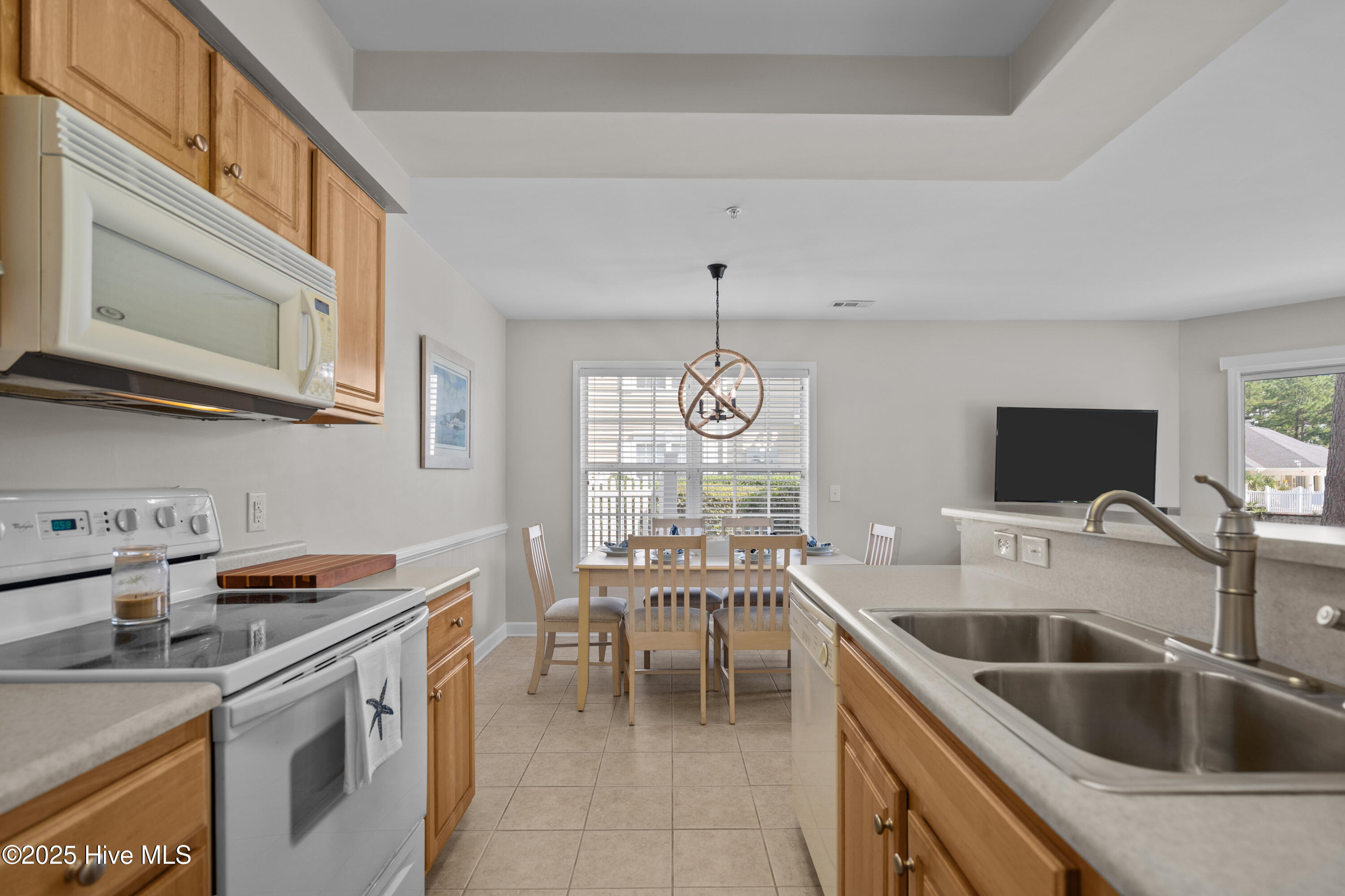 100527638 | Photo 15