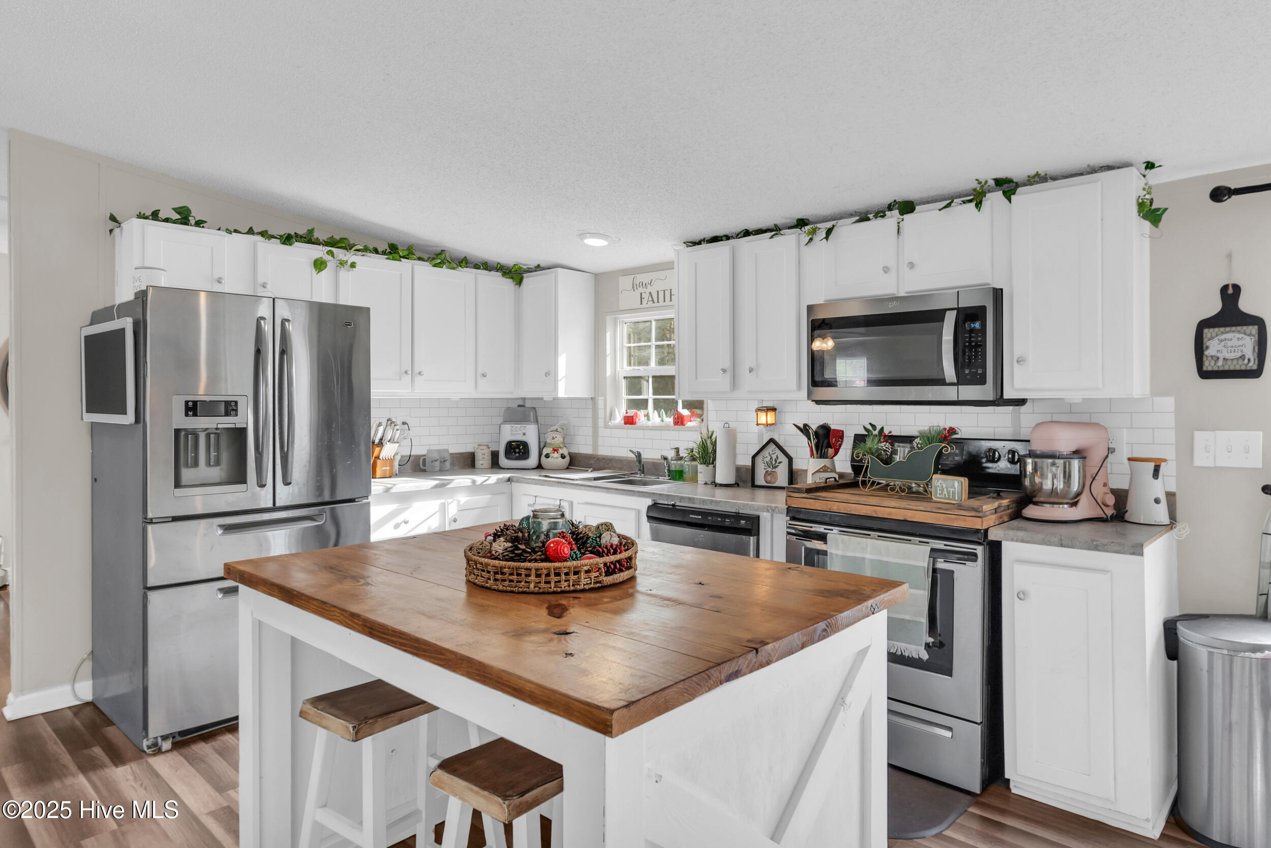 Homes for sale in Whiteville, NC | 406 King Arthur Dr, Whiteville, NC 28472 | MLS# 100543887