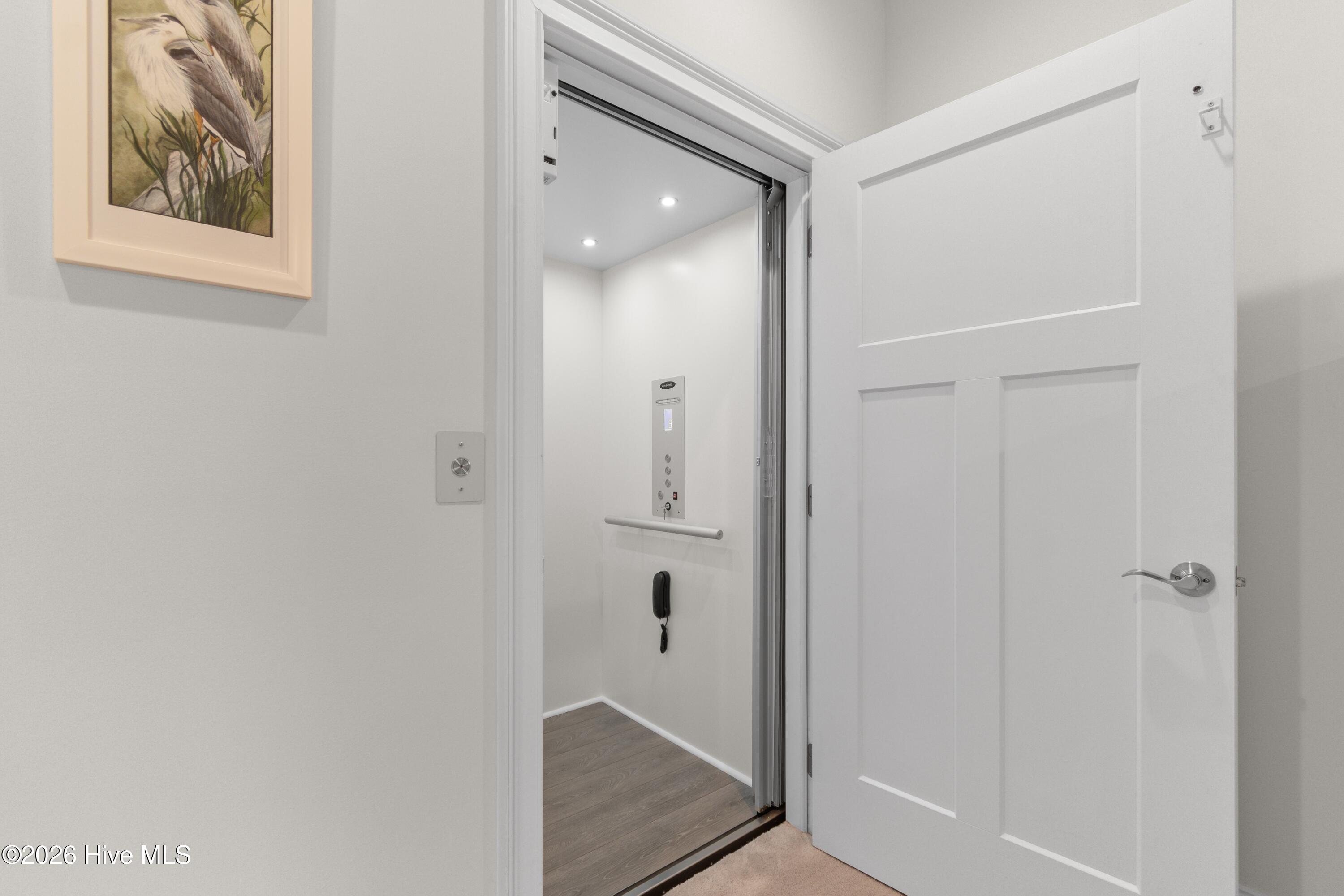 100555426 | Photo 26