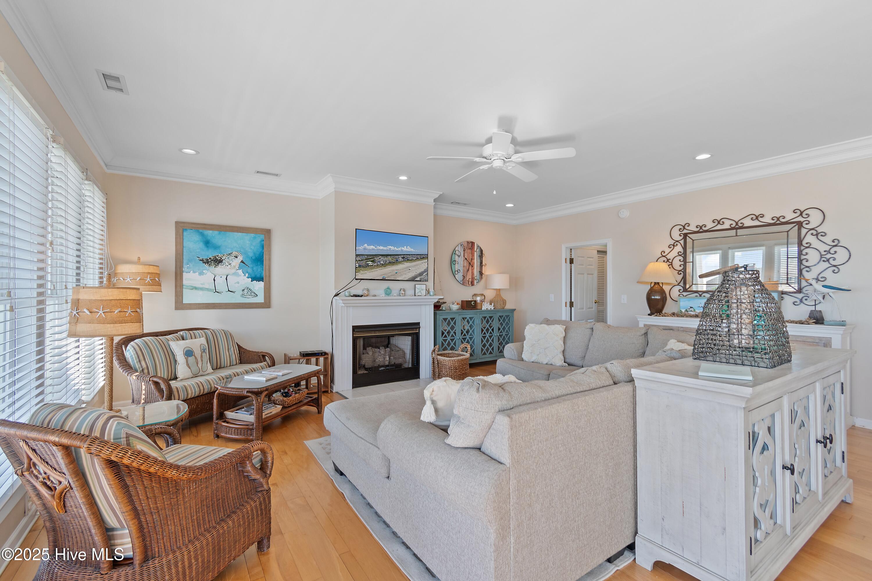 100536498 | Photo 19