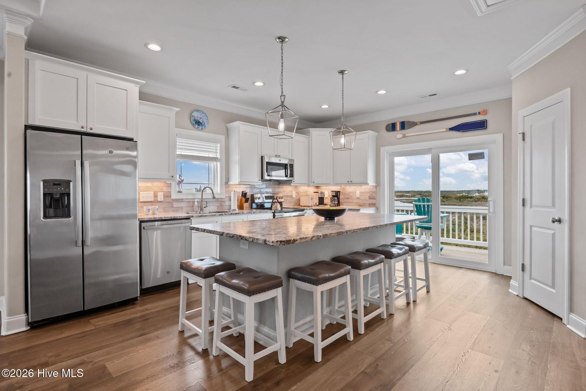 100565751 | Photo 22