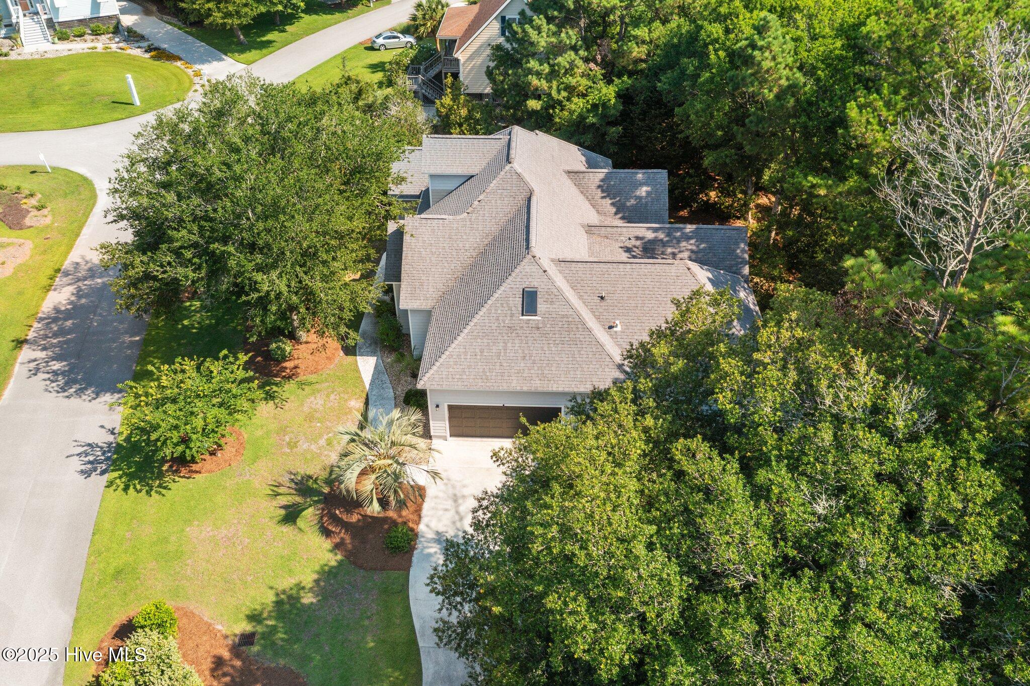 100519195 | Photo 46