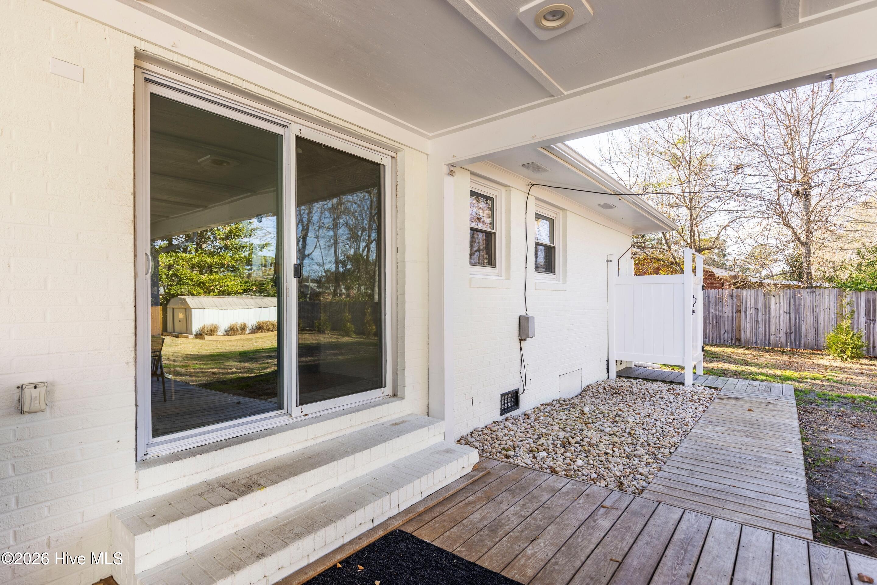 100547942 | Photo 59