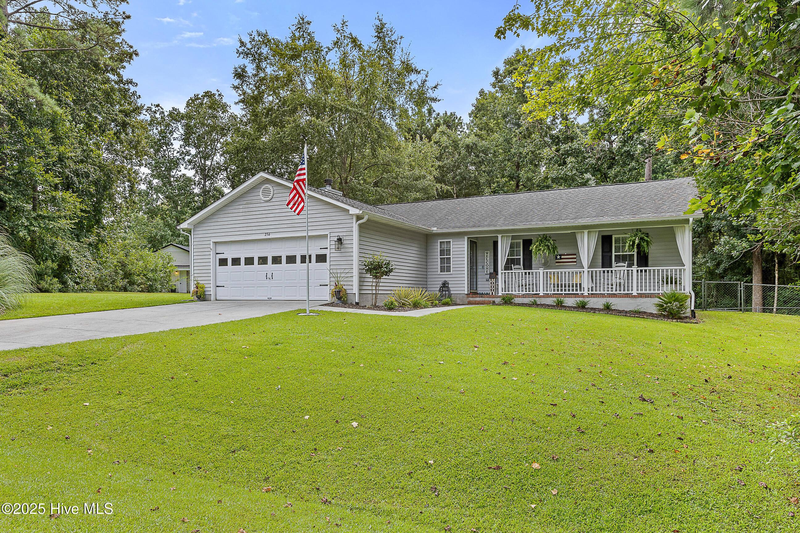 256 S Creek Drive, Jacksonville, NC 28540 – photo 3: 03-21