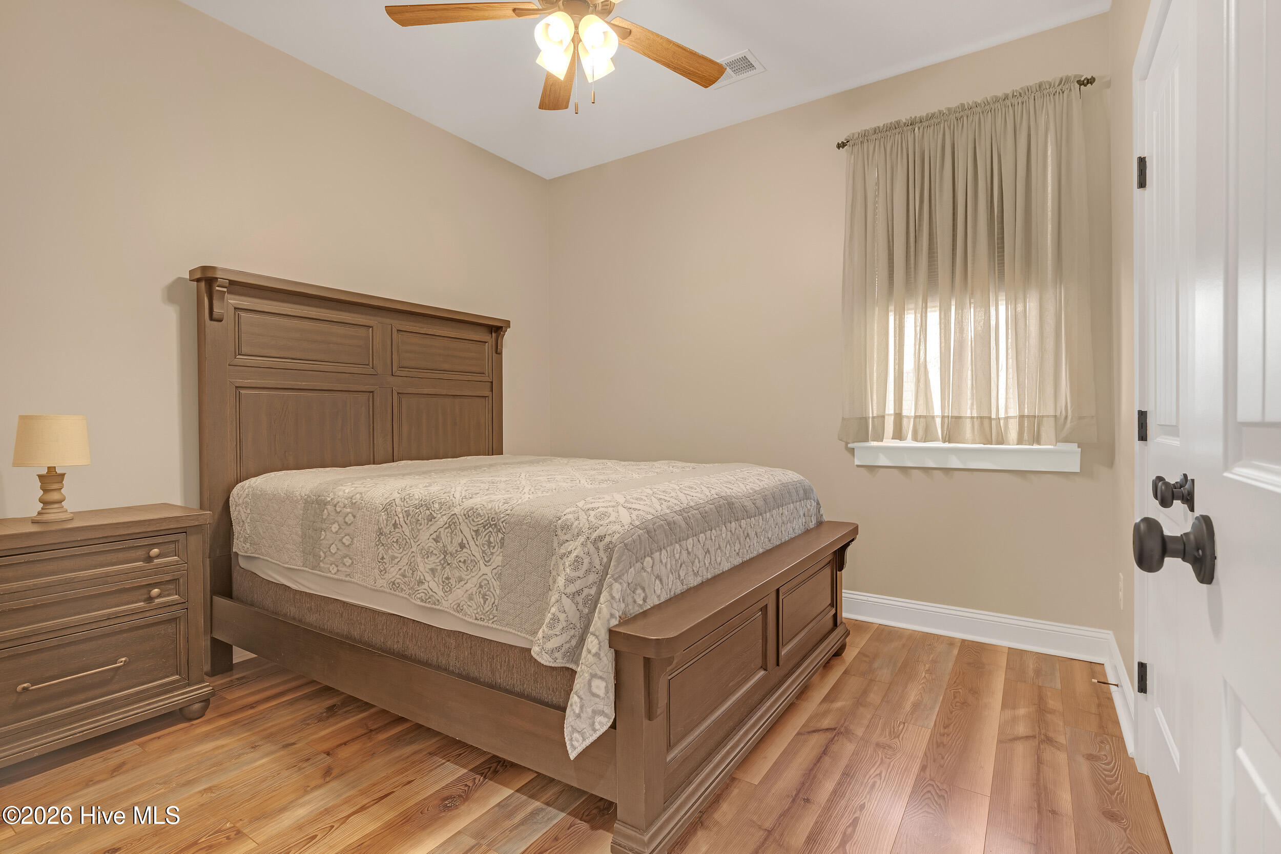 100549984 | Photo 26