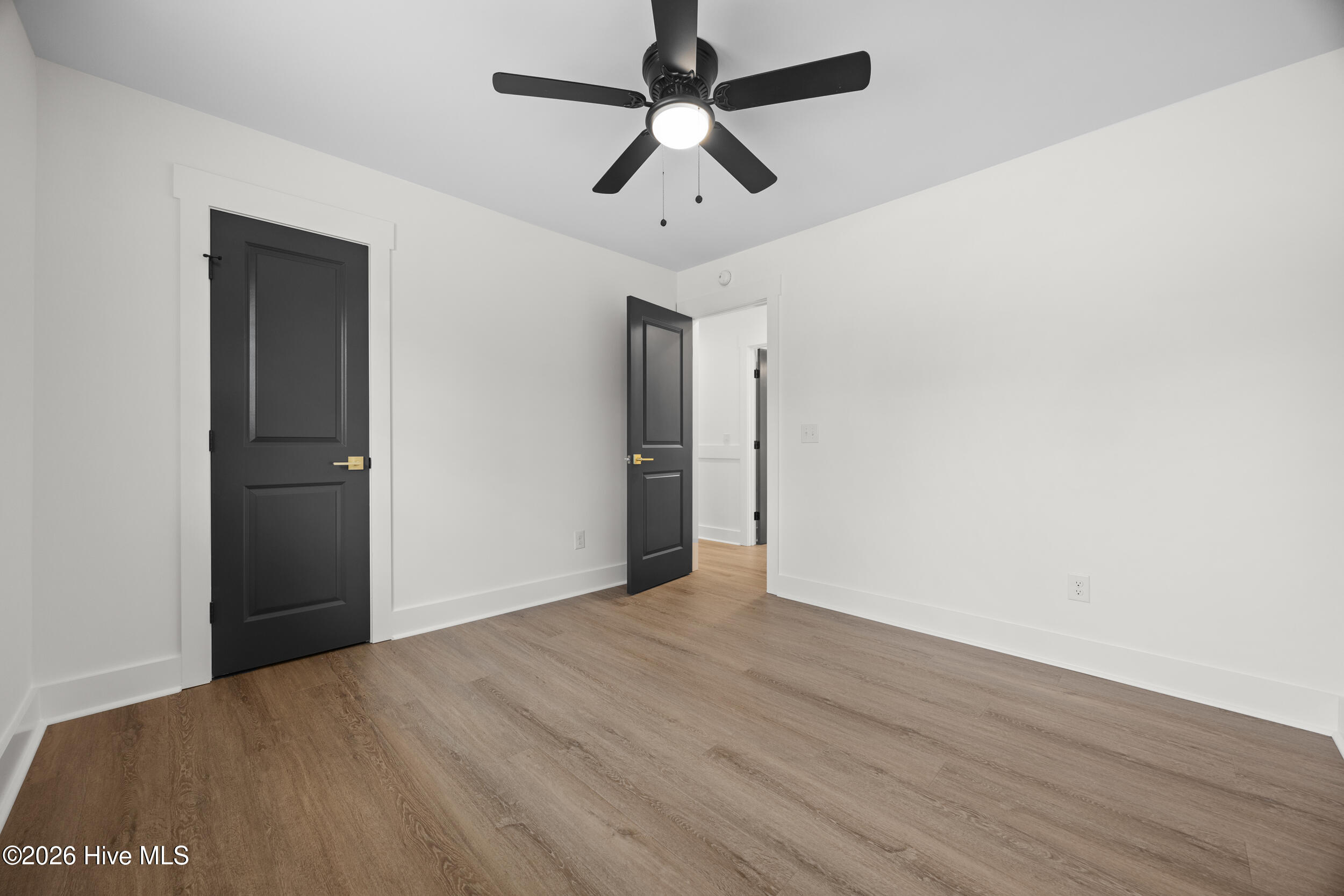 100556943 | Photo 27