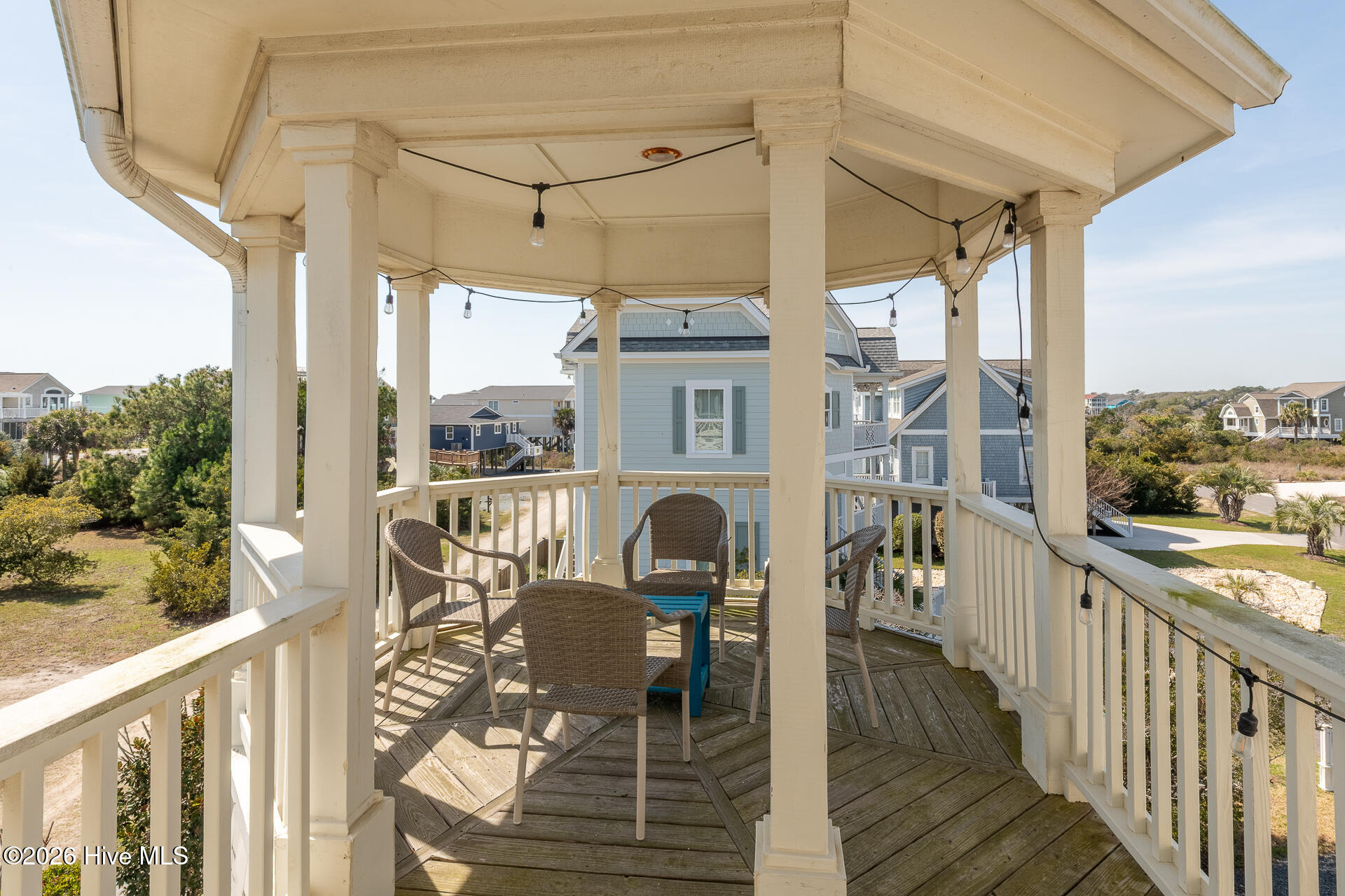 100562037 | Photo 59