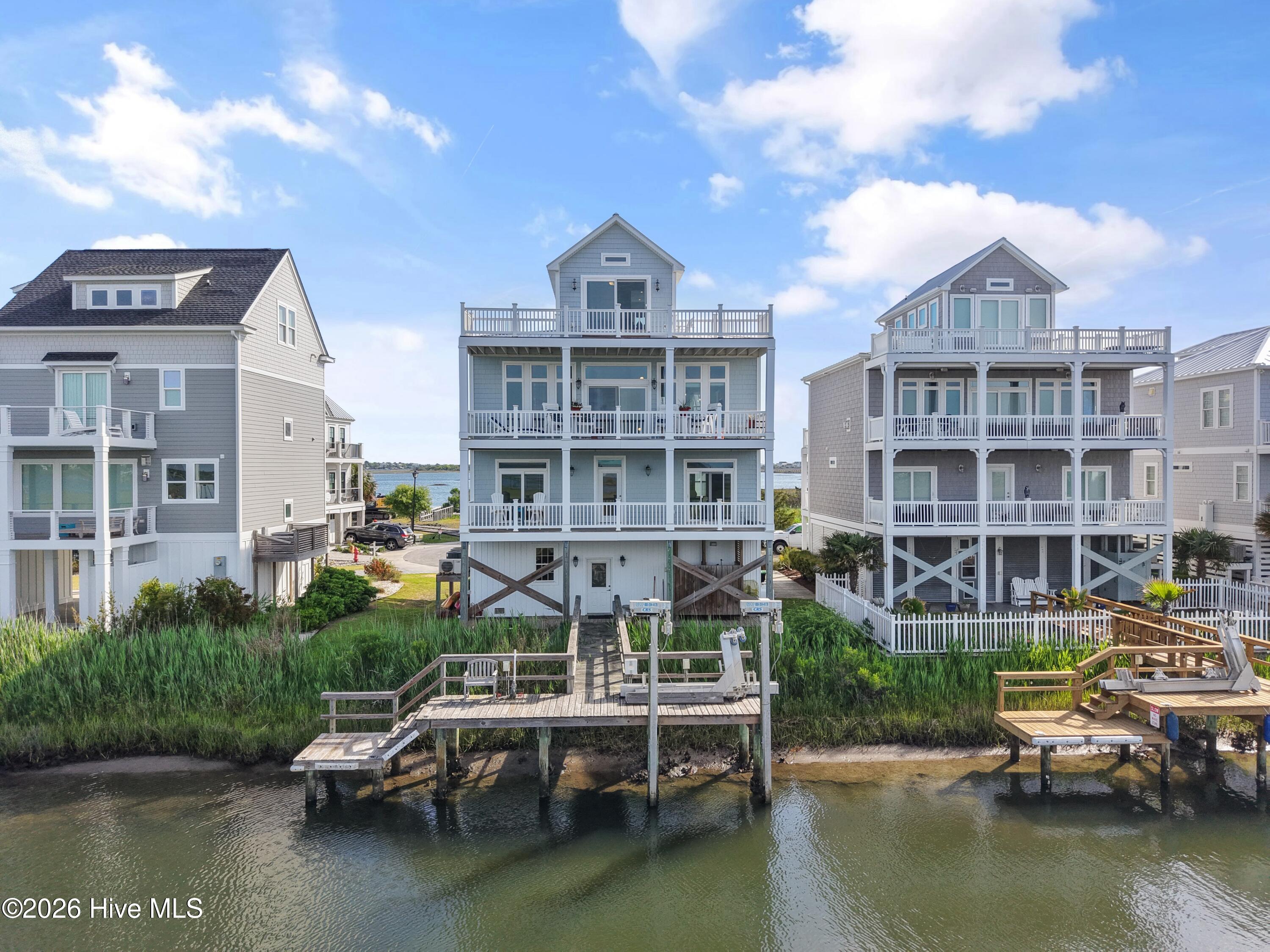 100569393 | Photo 40