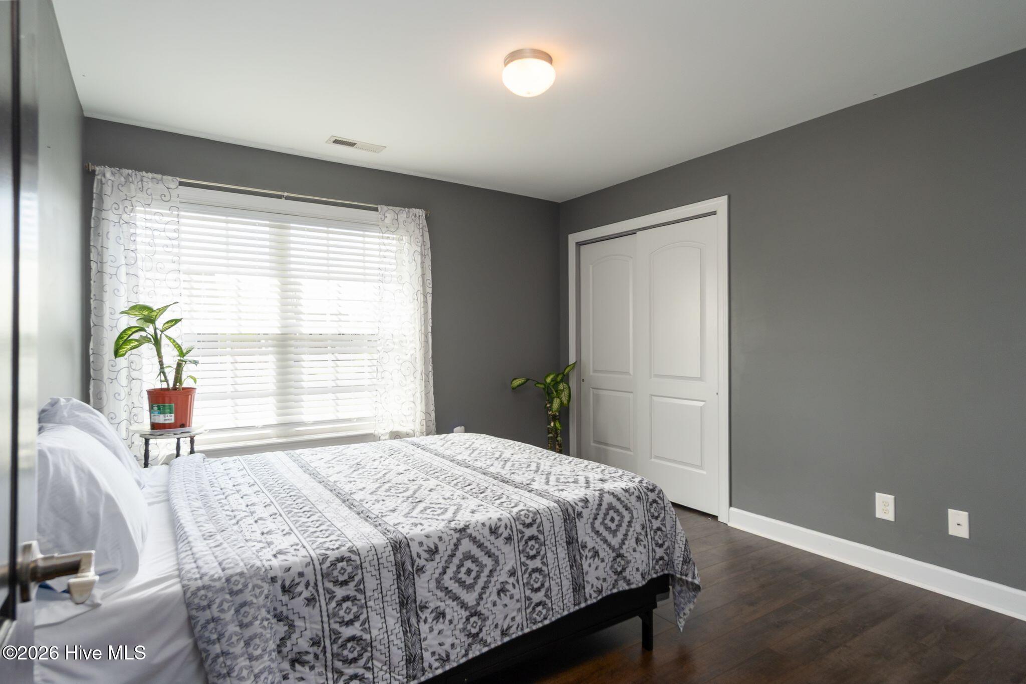 100565163 | Photo 31