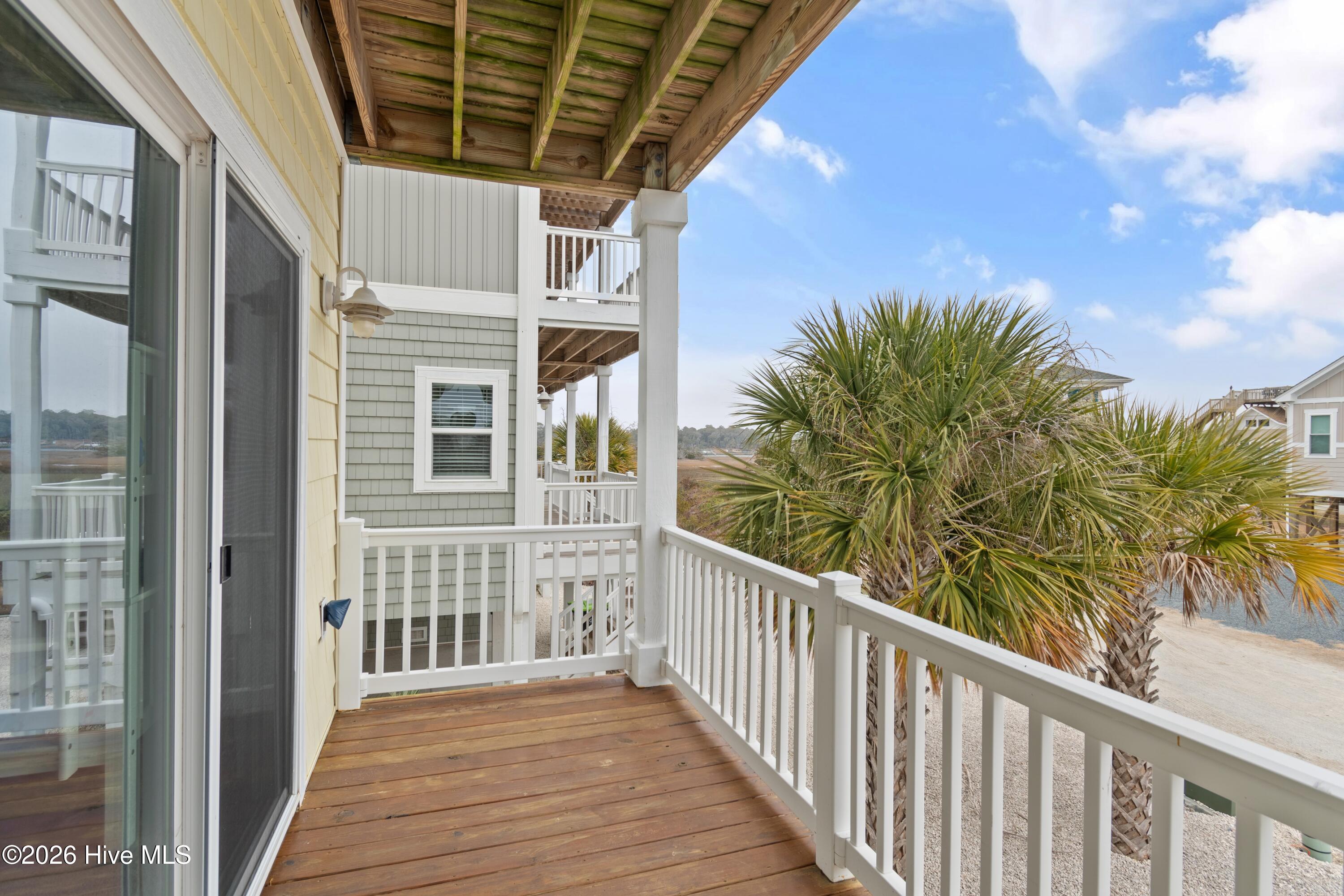 100555702 | Photo 63