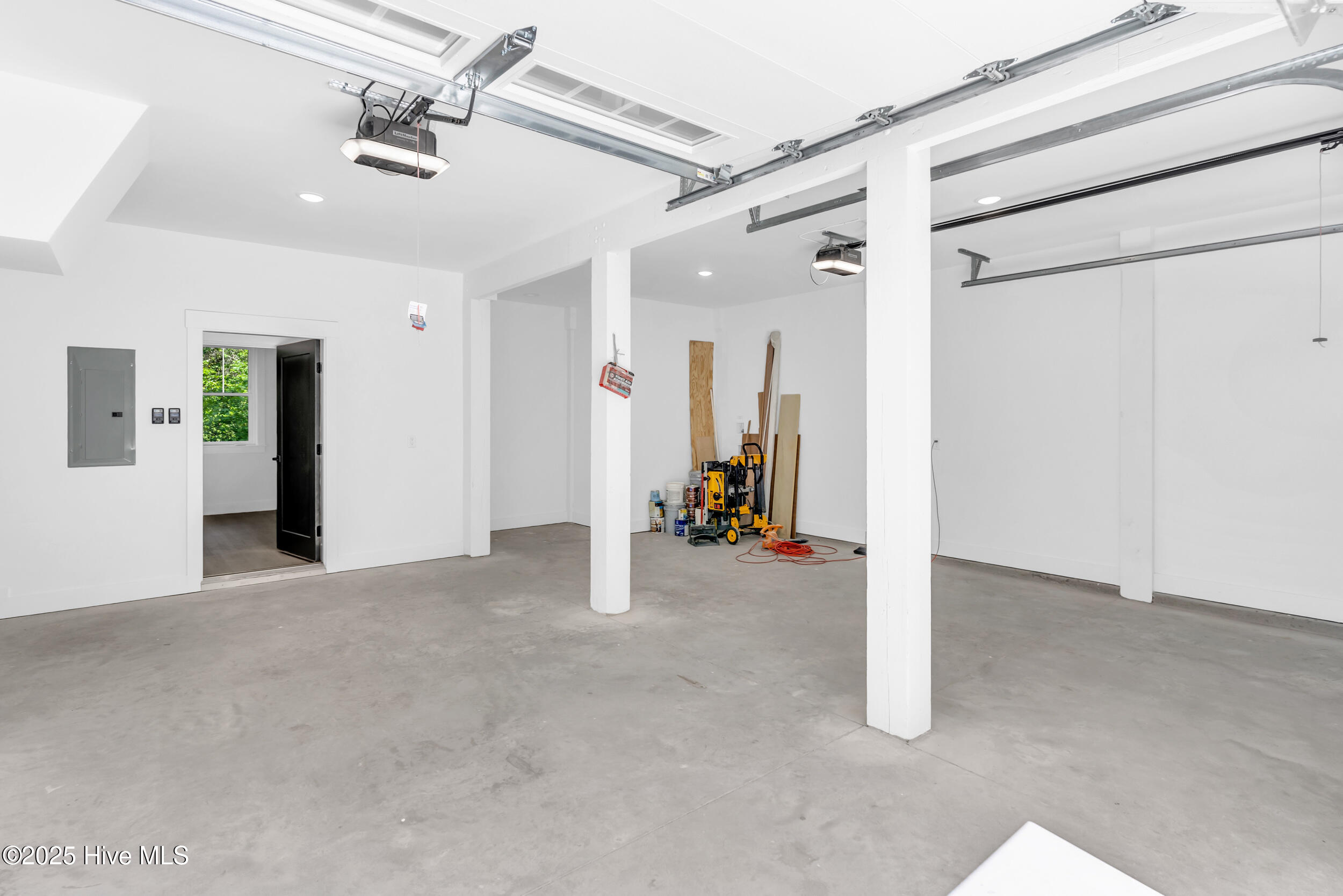 100501521 | Photo 36