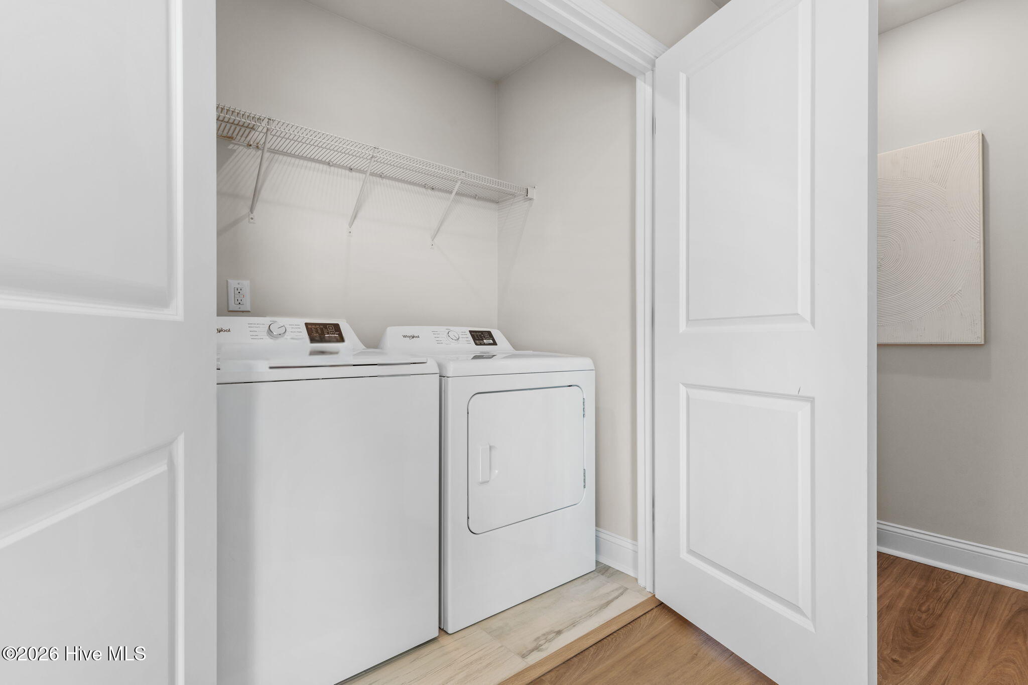 100560253 | Photo 32