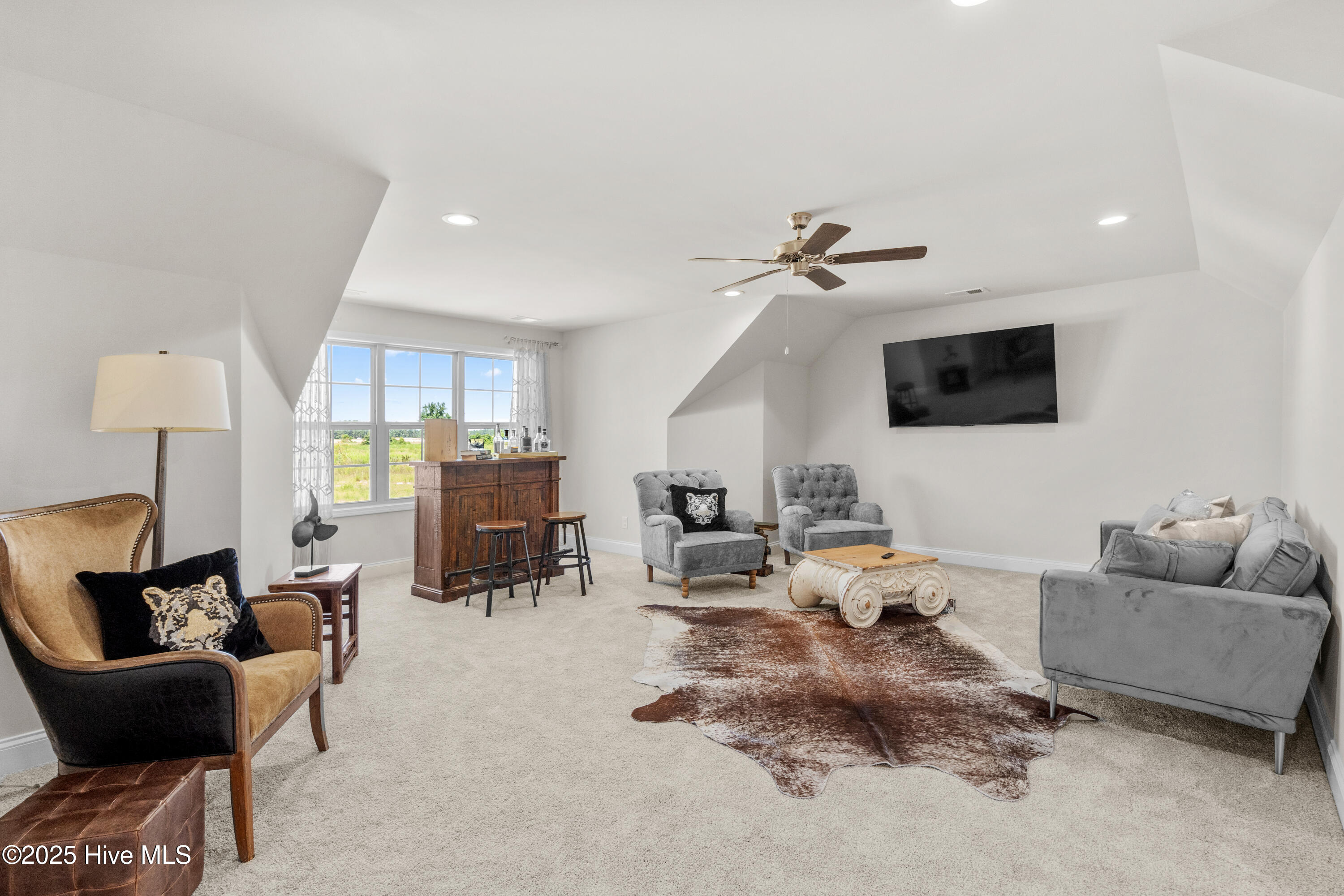 100496810 | Photo 40