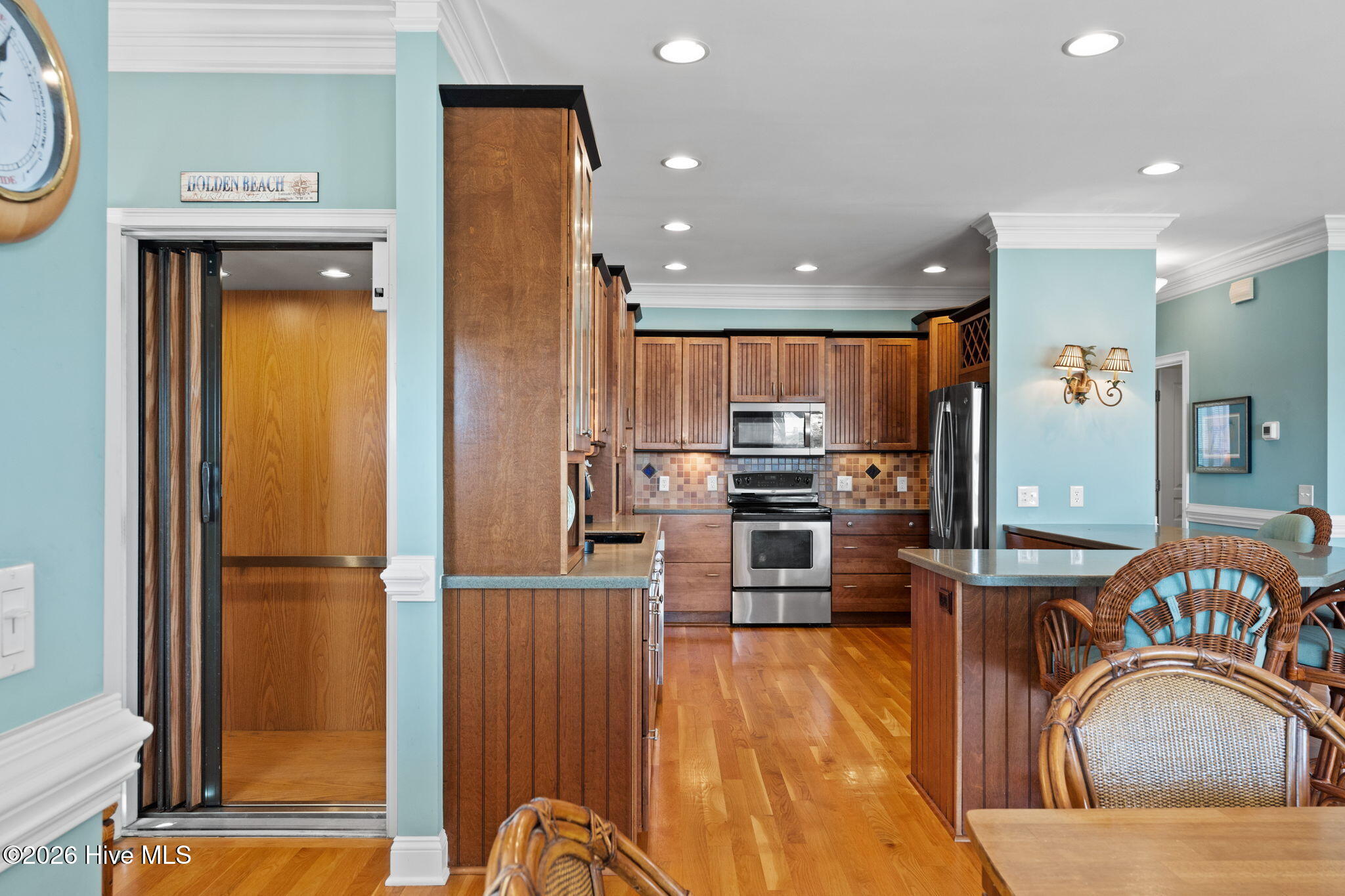 100566344 | Photo 31