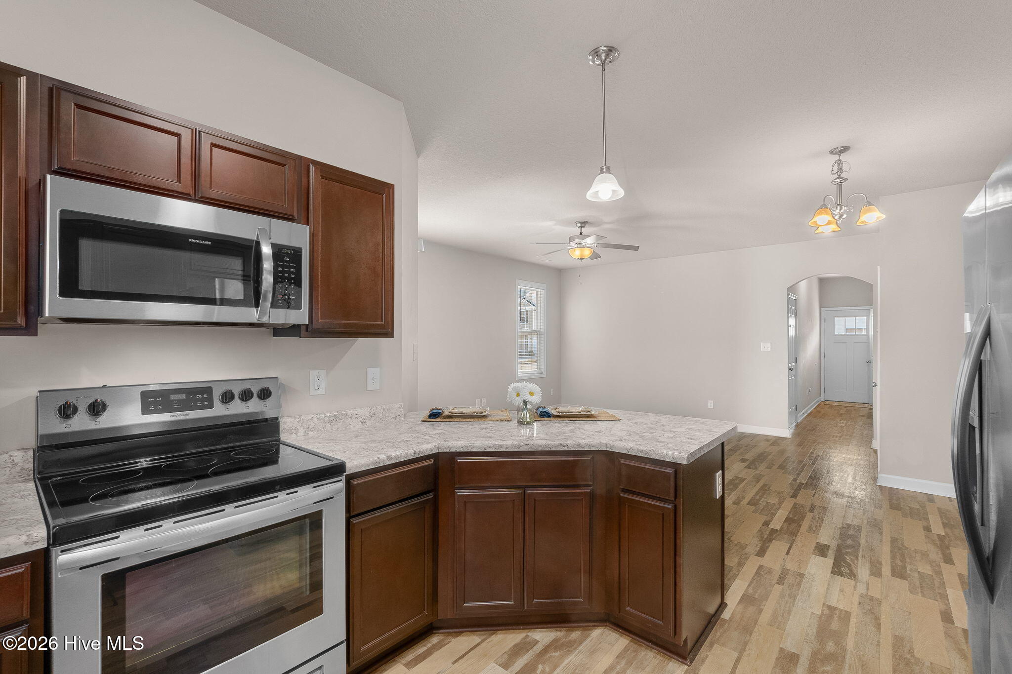 100558093 | Photo 13