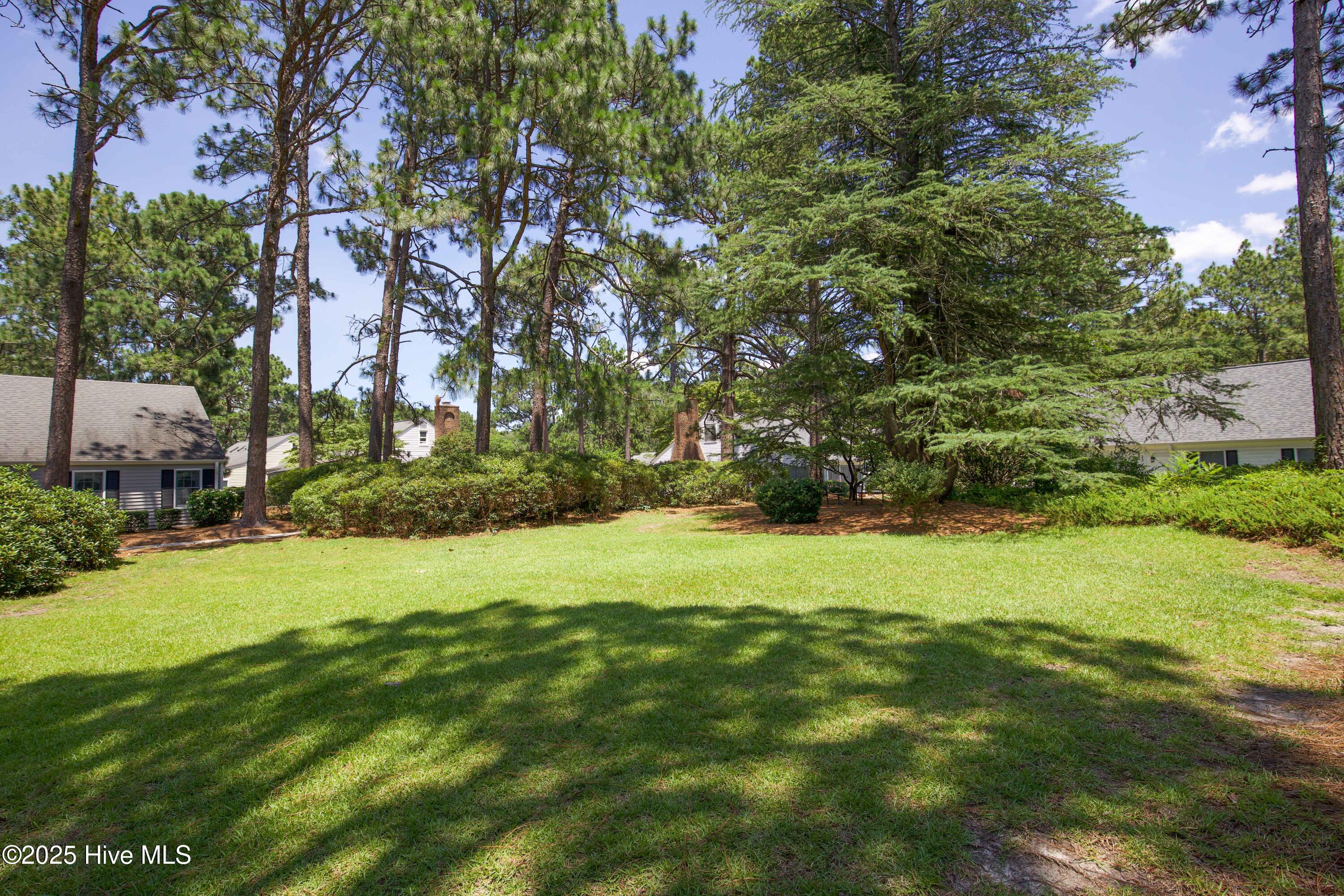 33 Village Green Cir-13