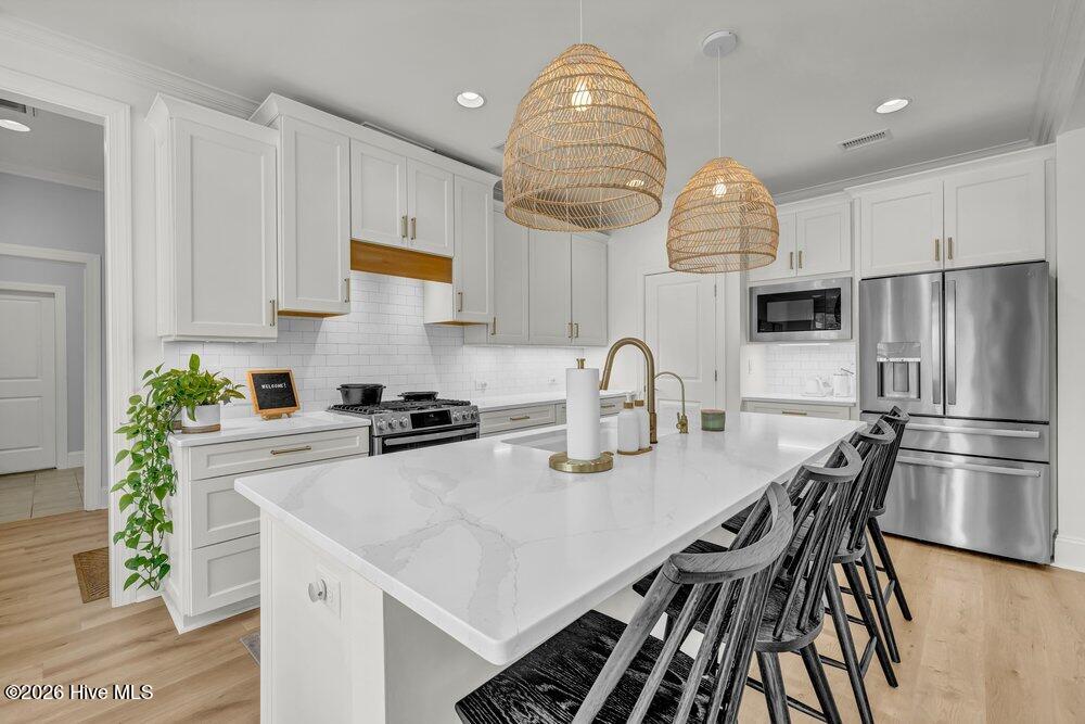 100555857 | Photo 11