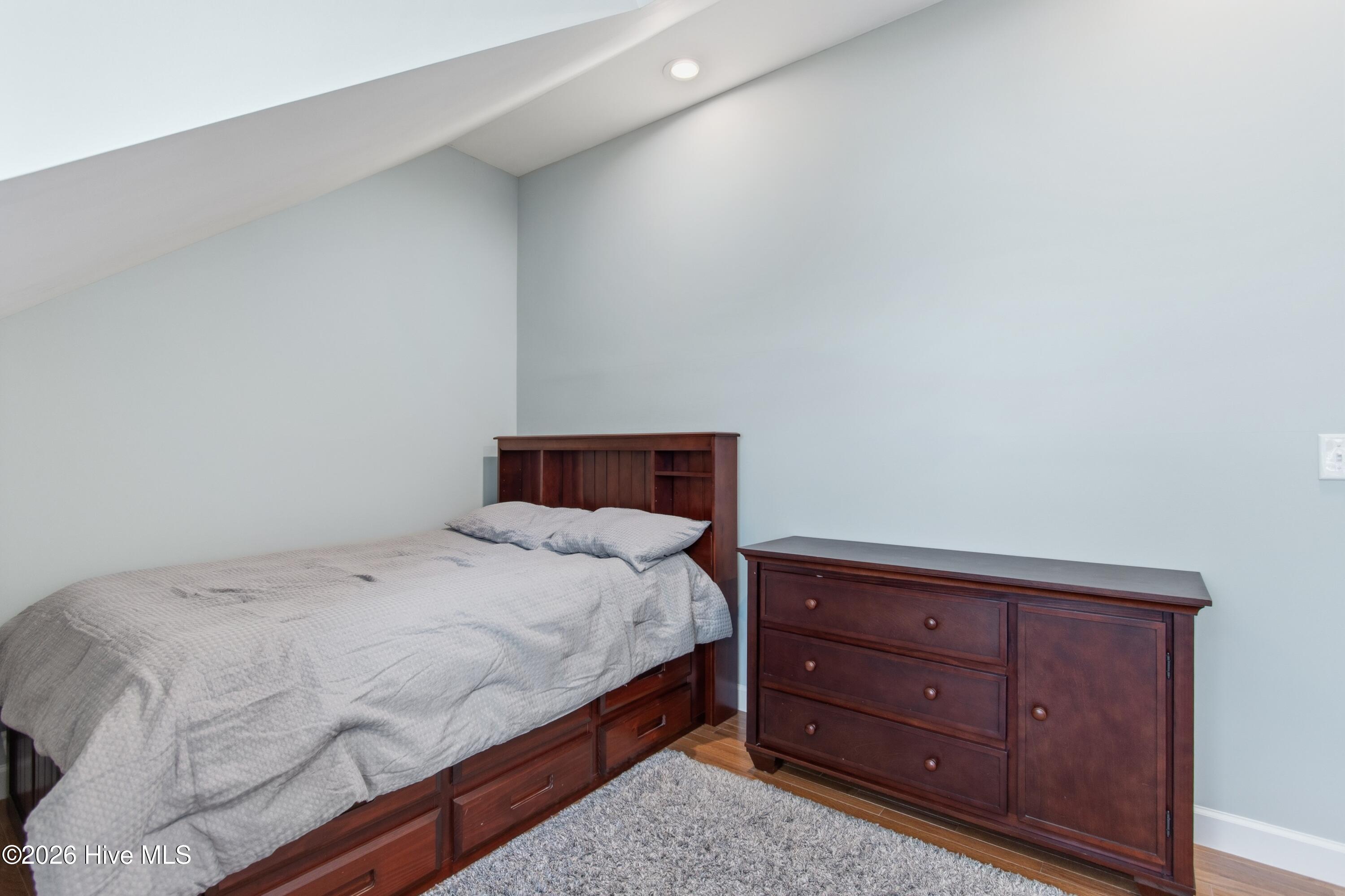 100556655 | Photo 56