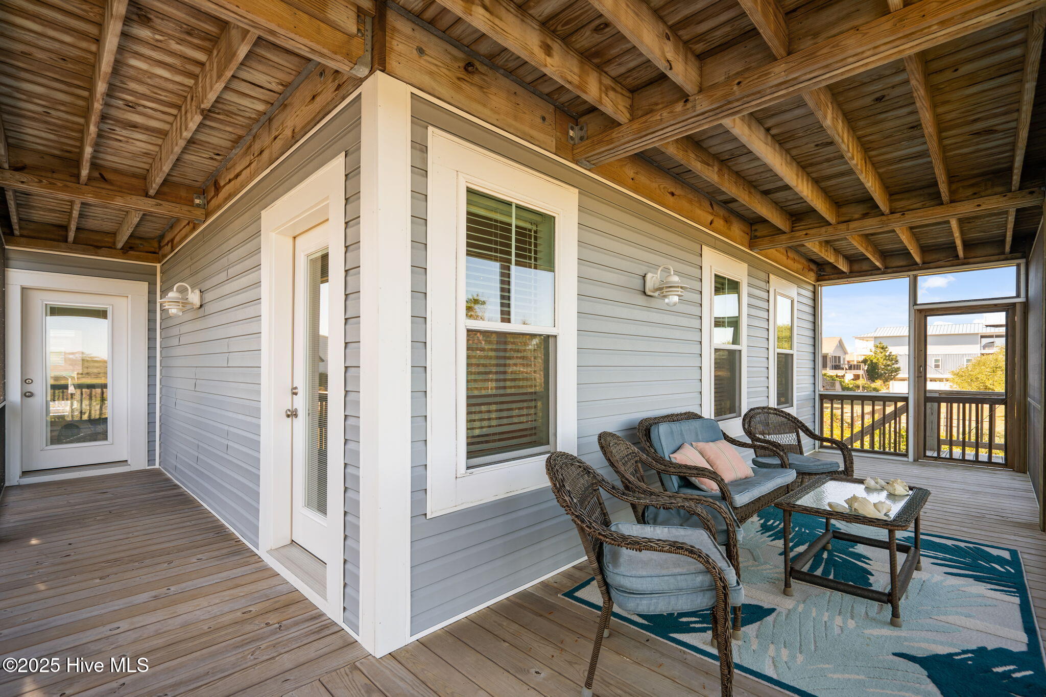 100543391 | Photo 49