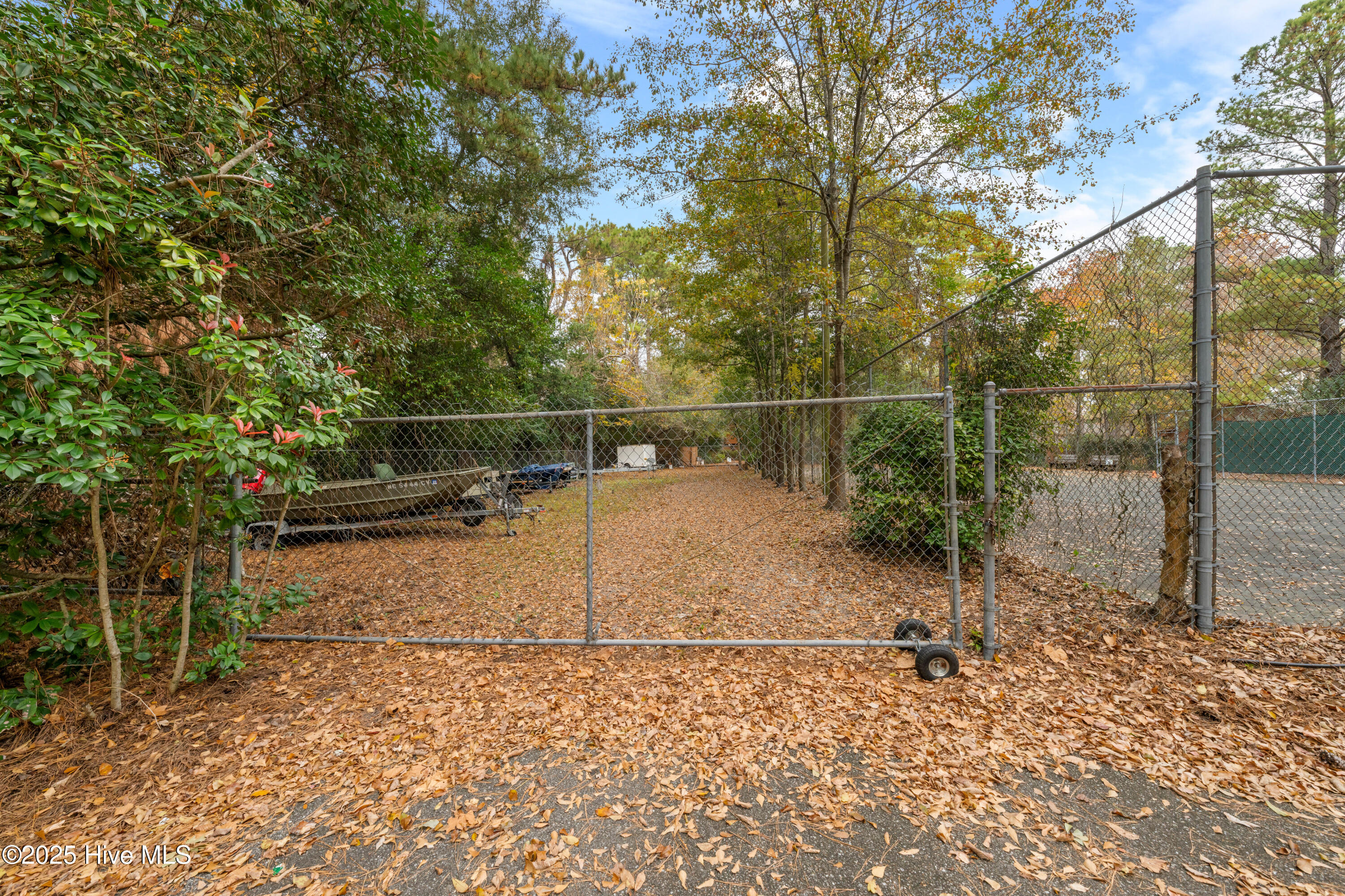 100543776 | Photo 56