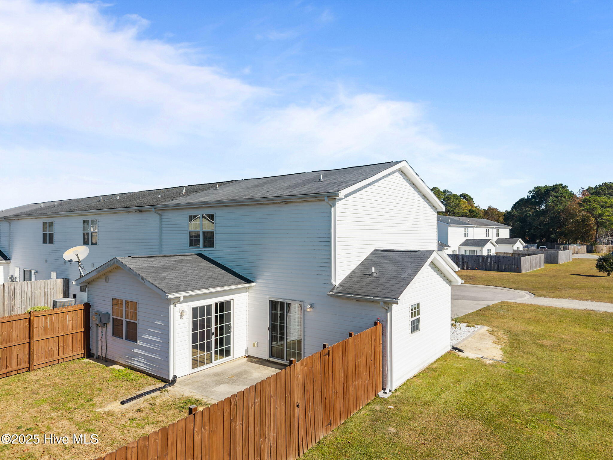 100541602 | Photo 34