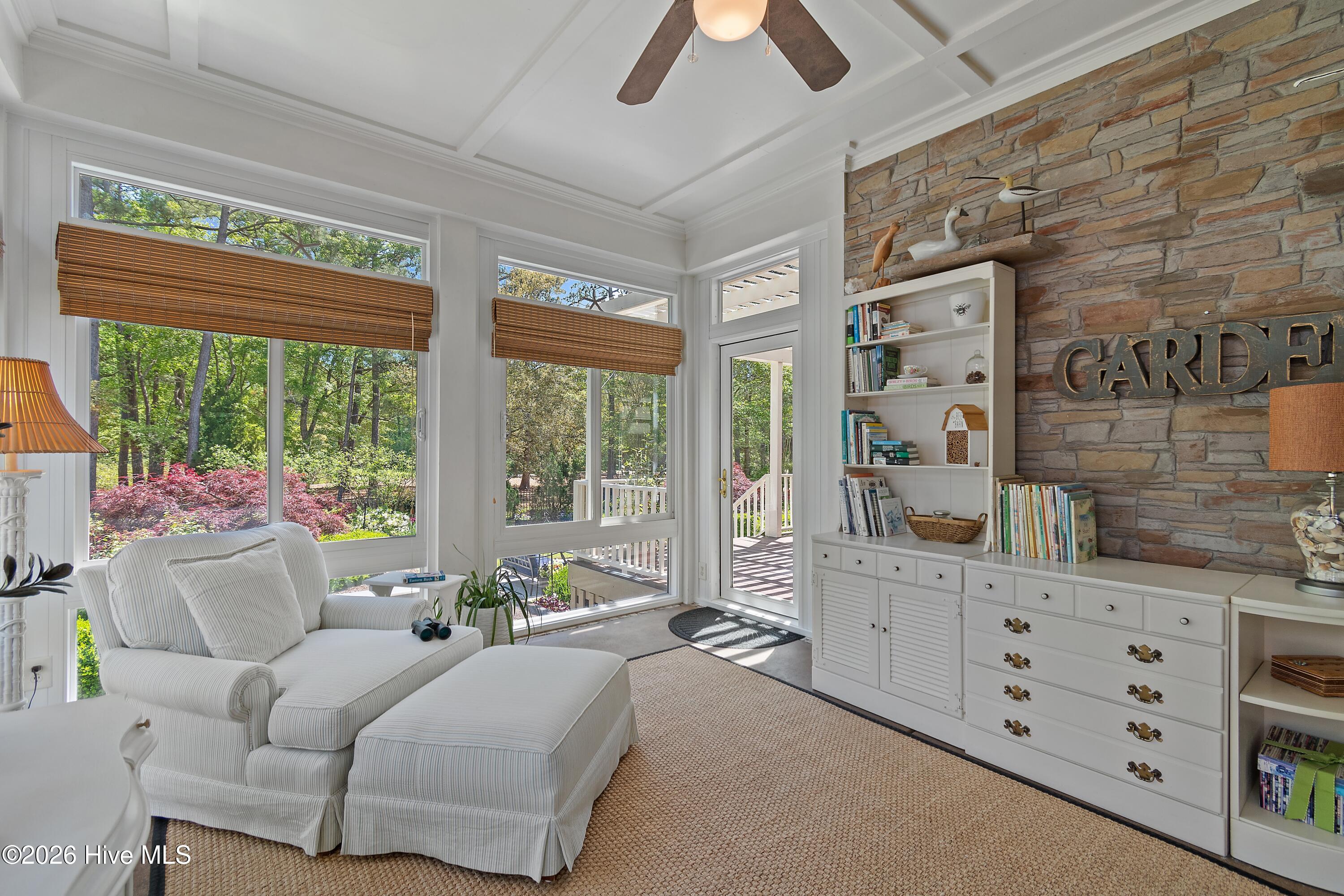 100567309 | Photo 40