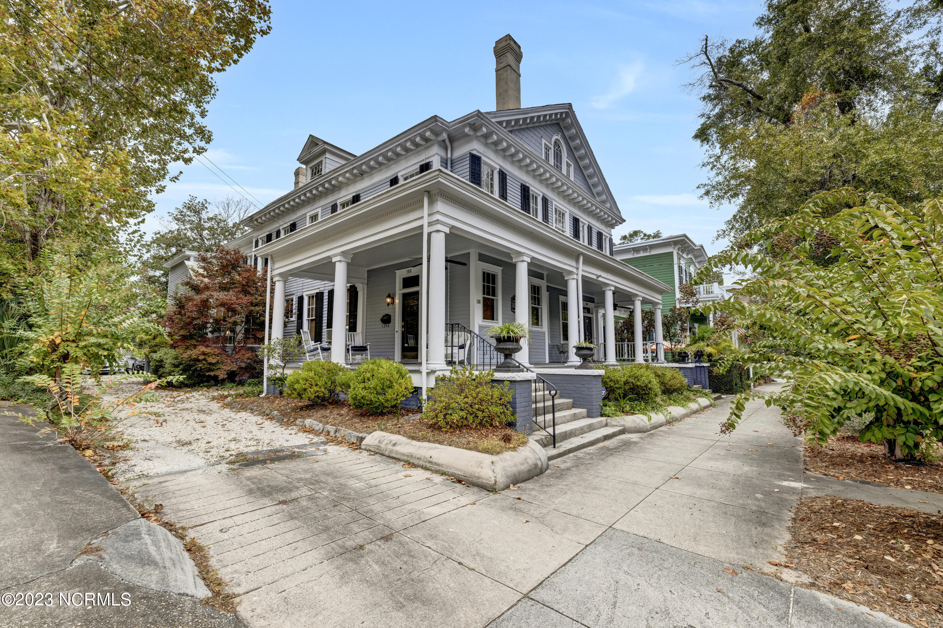 106 S 5th Avenue, Wilmington, NC 28401 – photo 2: Front SE