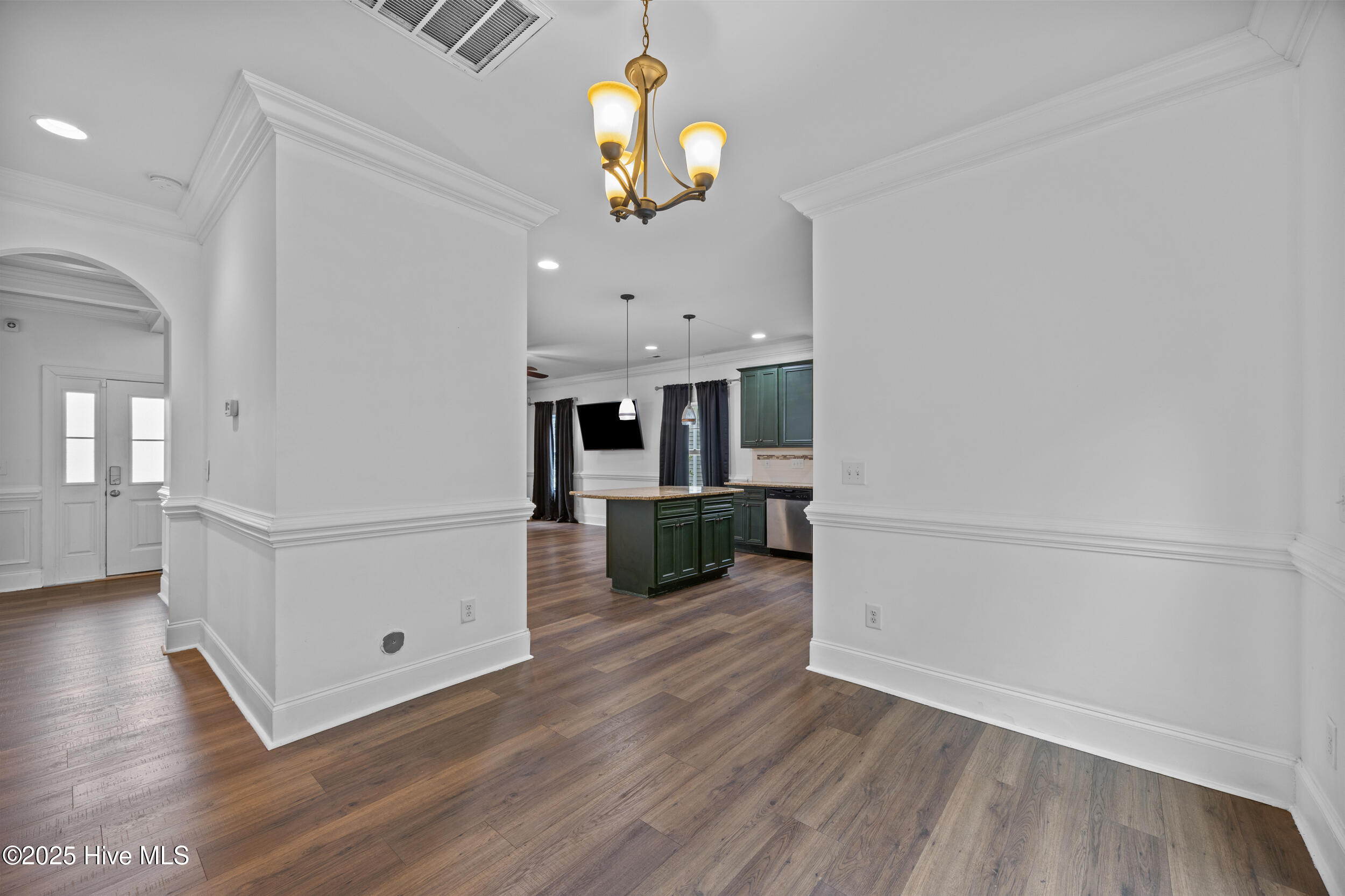 100538998 | Photo 24