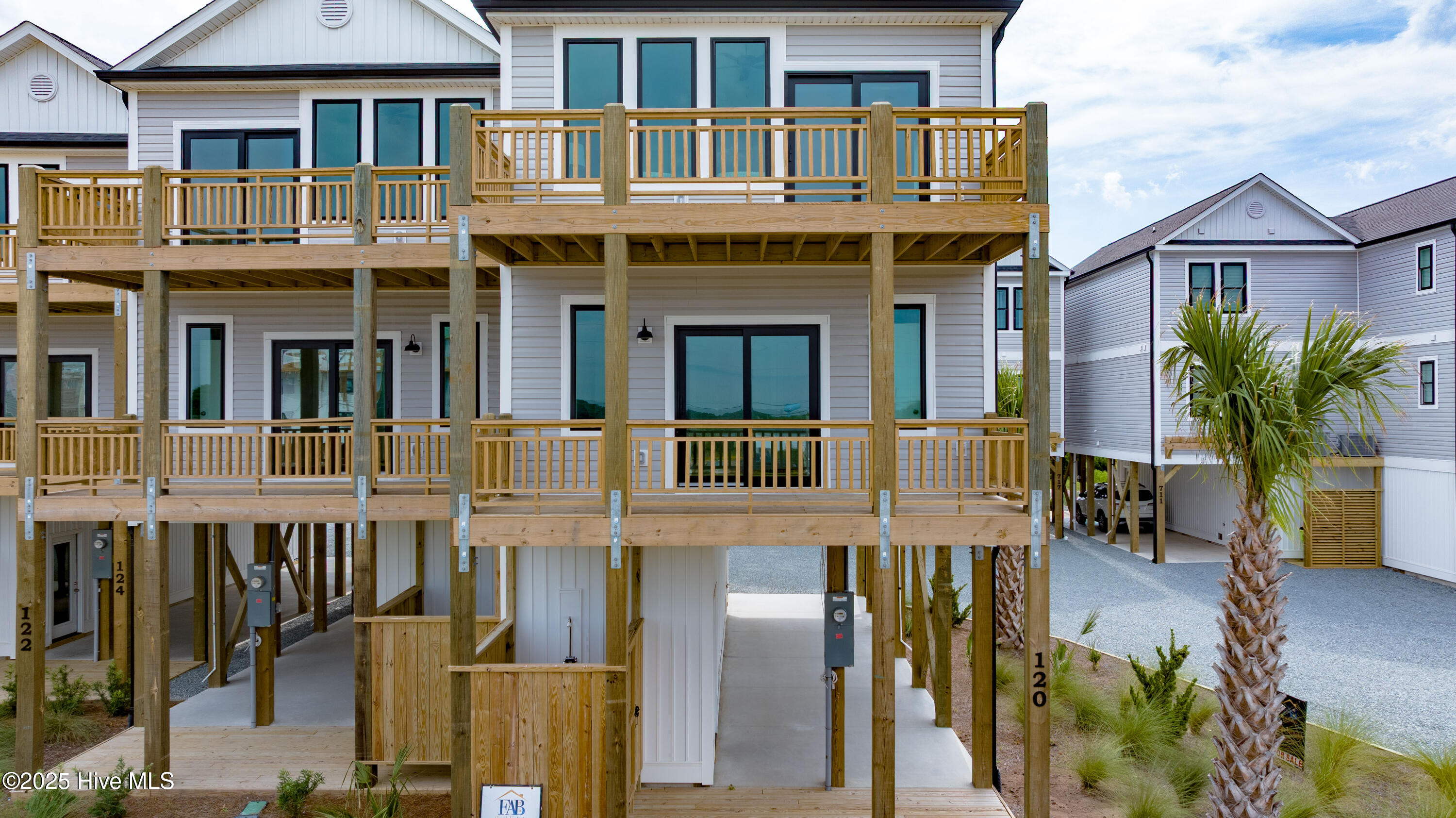 100474523 | Photo 75