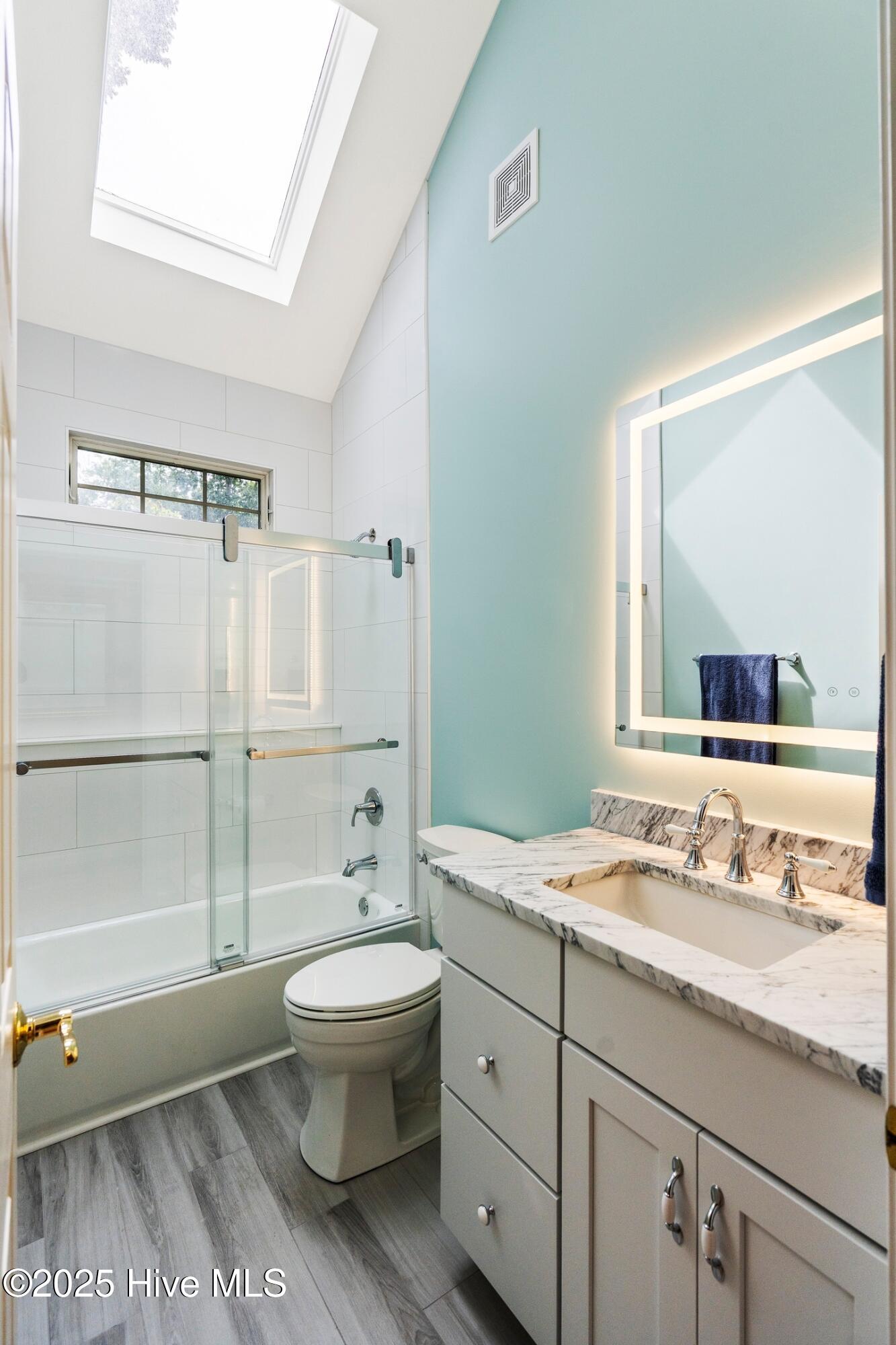 100530044 | Photo 36