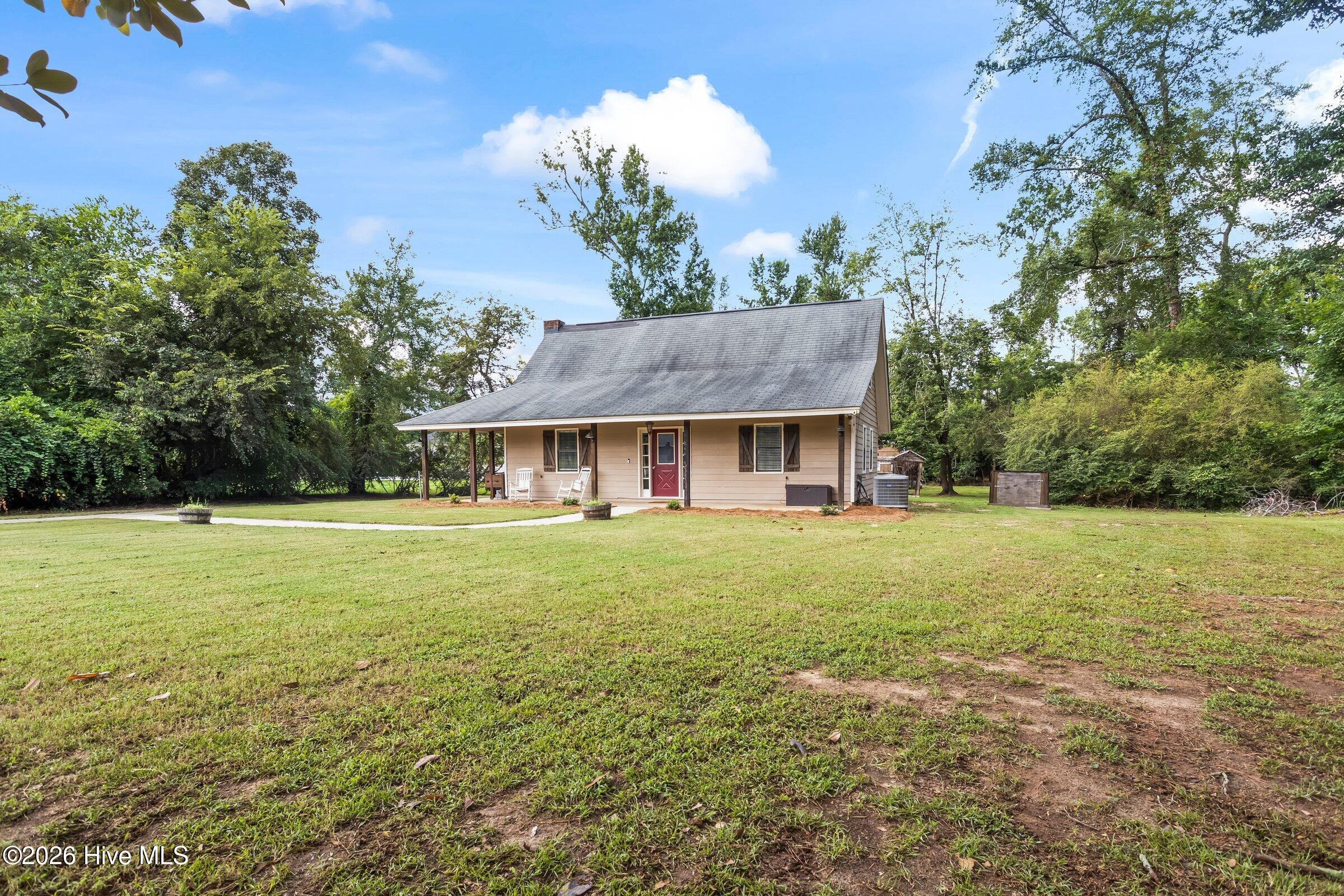 3rd image of 205 Live Oak Dr, Waynesboro, GA 30830 | MLS# 98253054