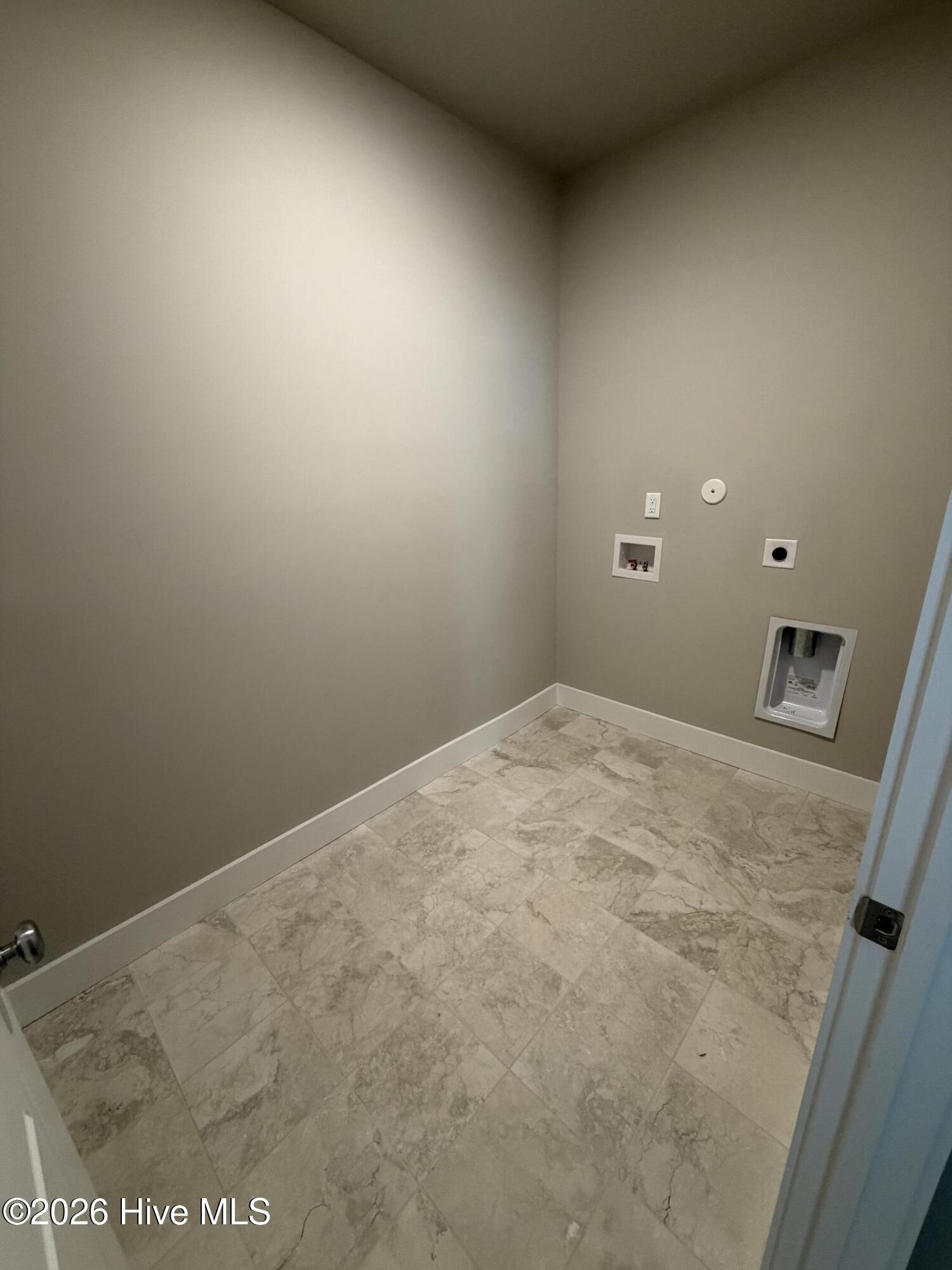 100547576 | Photo 18