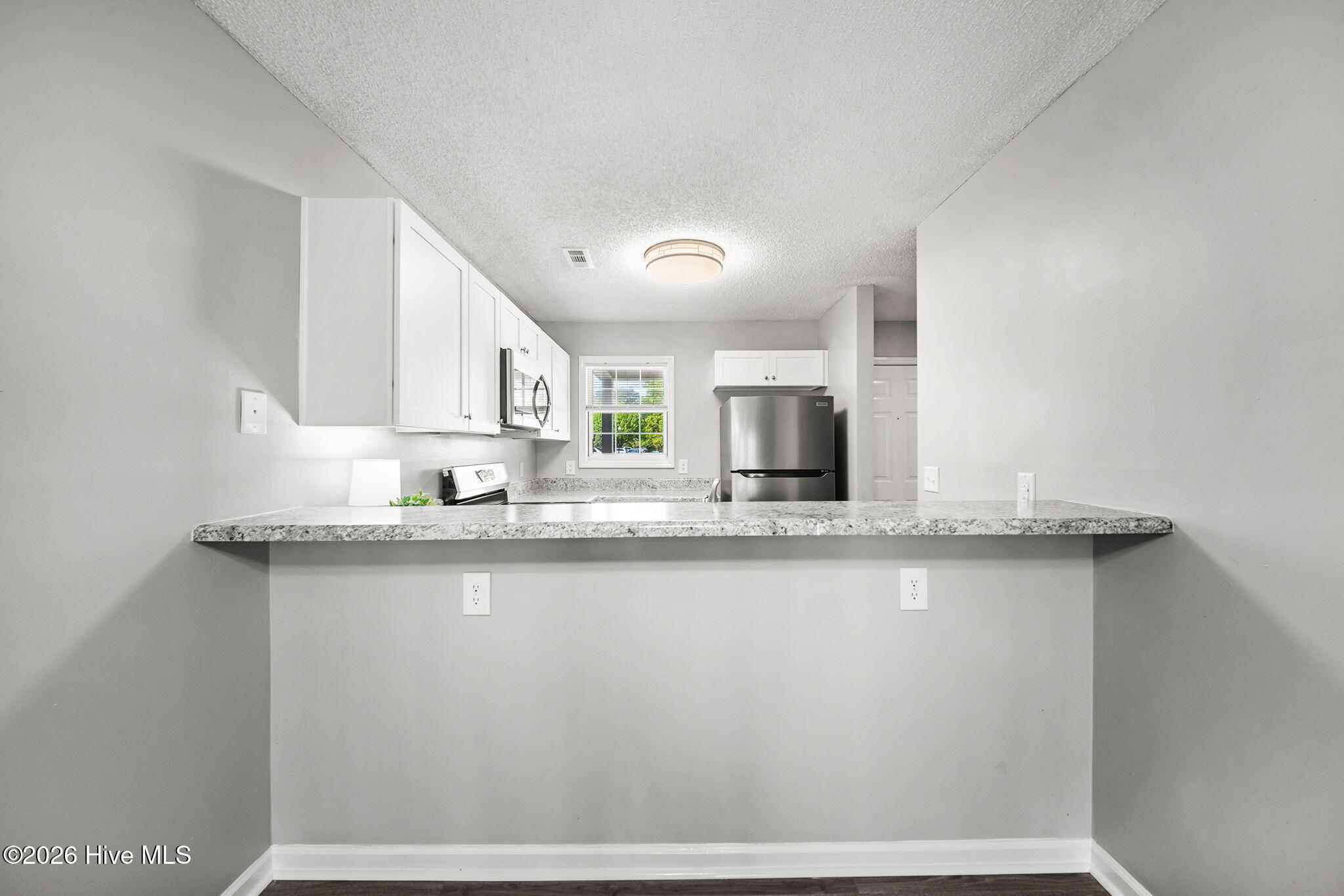 100565173 | Photo 31