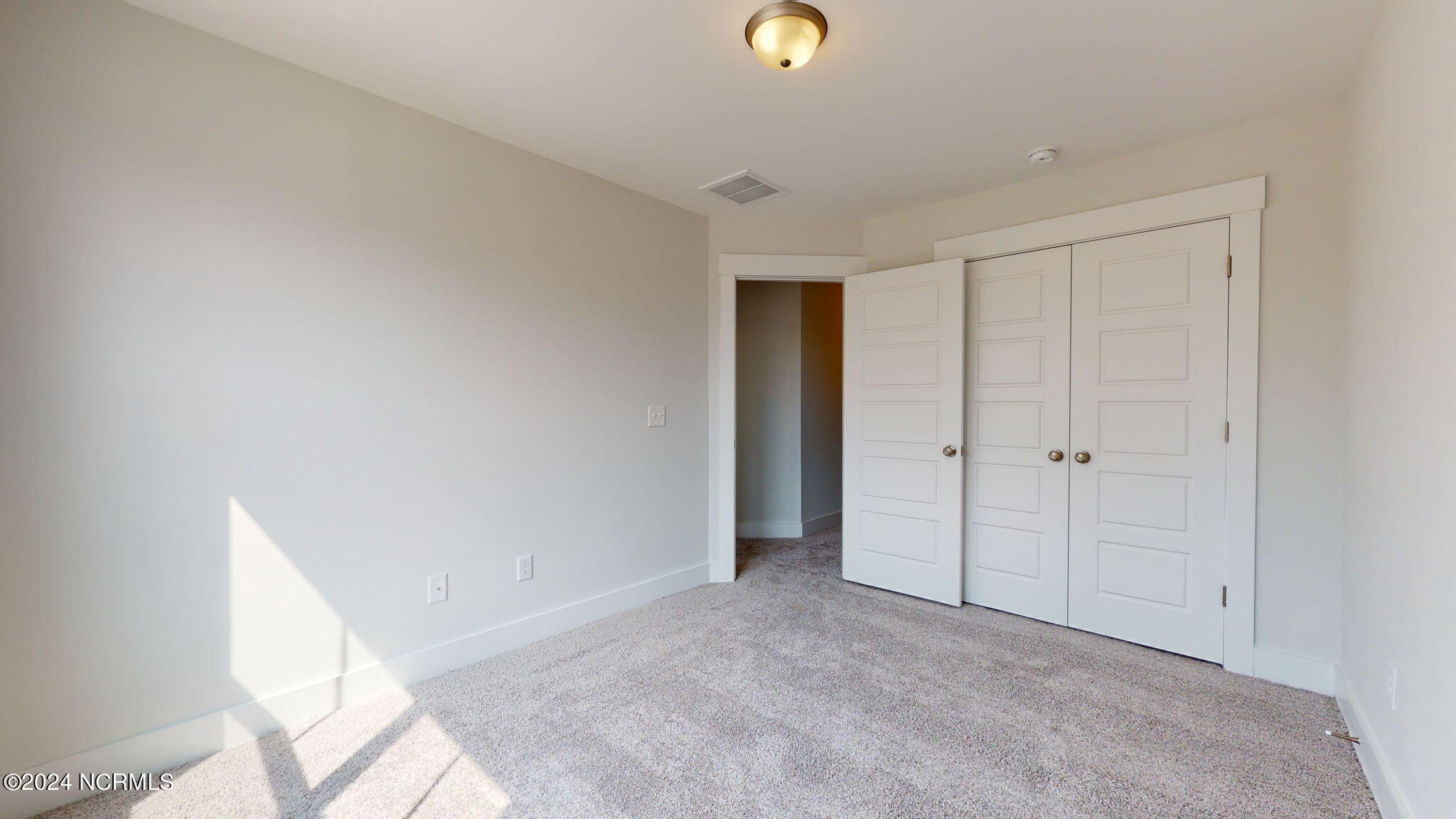 100540611 | Photo 37