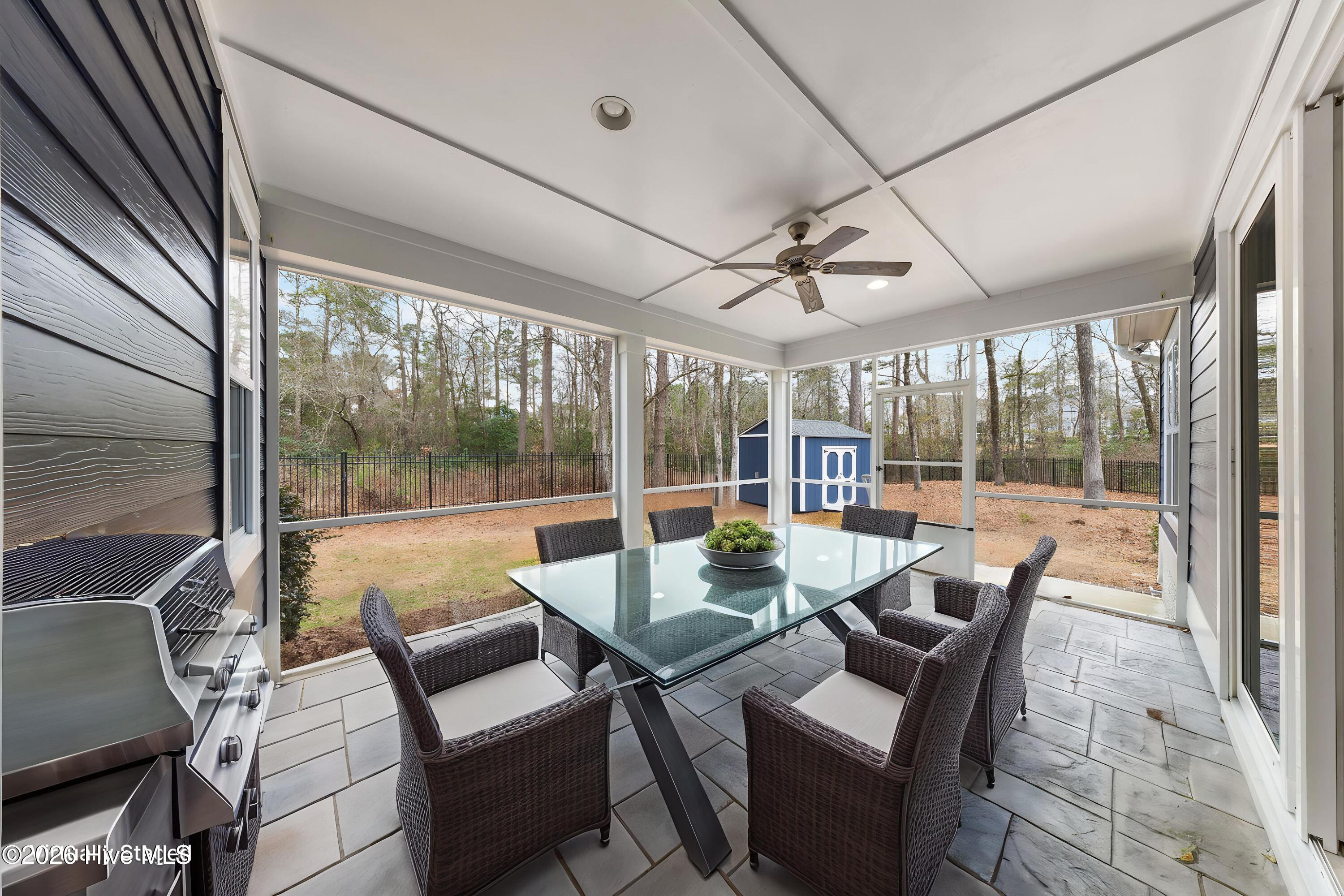 100554356 | Photo 22